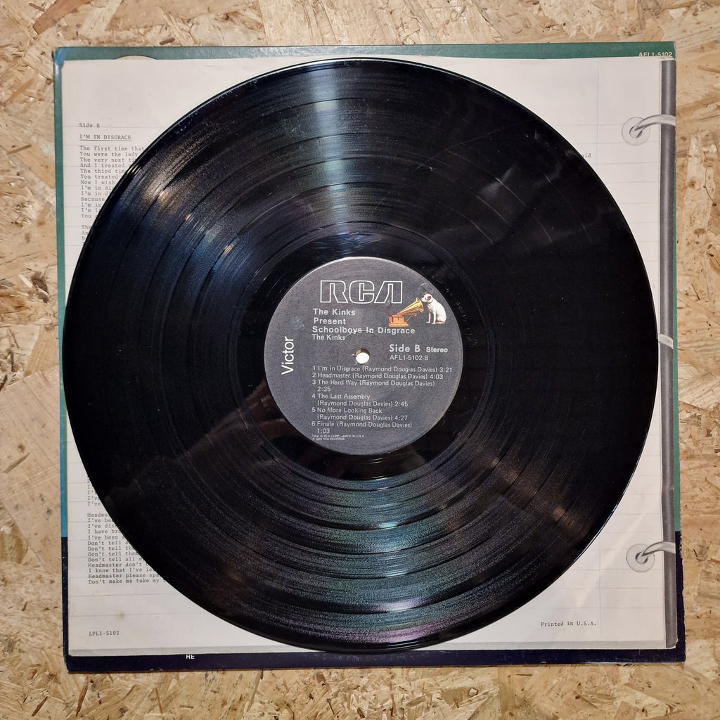 The Kinks – The Kinks Present Schoolboys In Disgrace