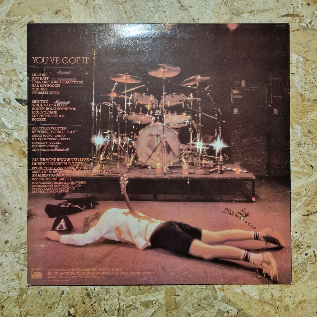 AC/DC – If You Want Blood You've Got It
