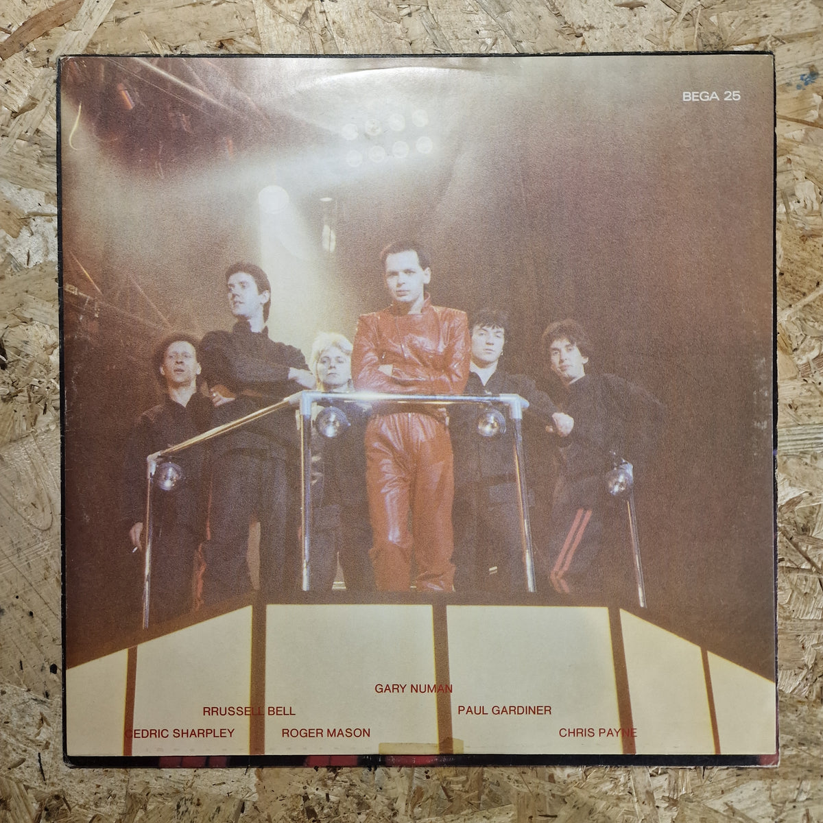 Gary Numan – Living Ornaments '80