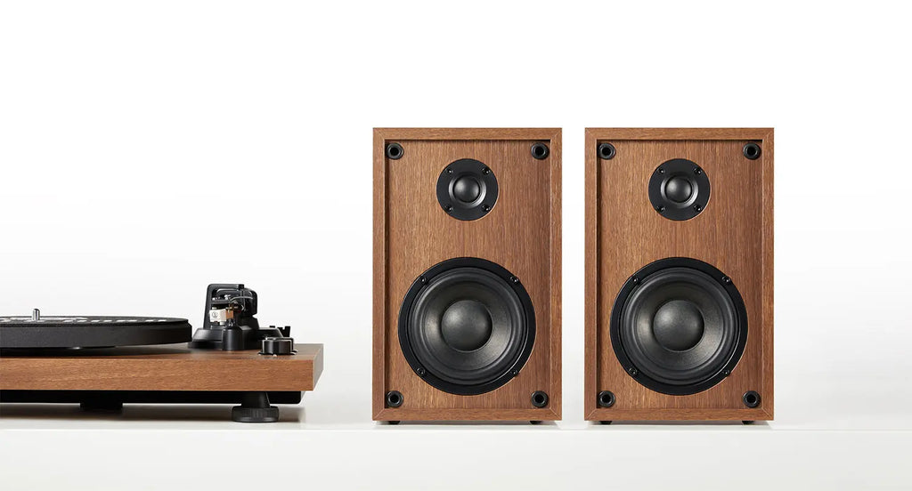 Angels Horn - Turntable + Bookshelf Speakers