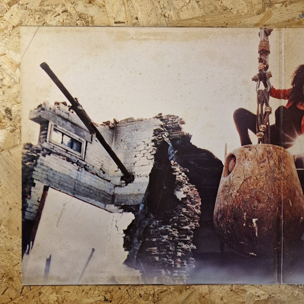 Grace Slick – Welcome To The Wrecking Ball!