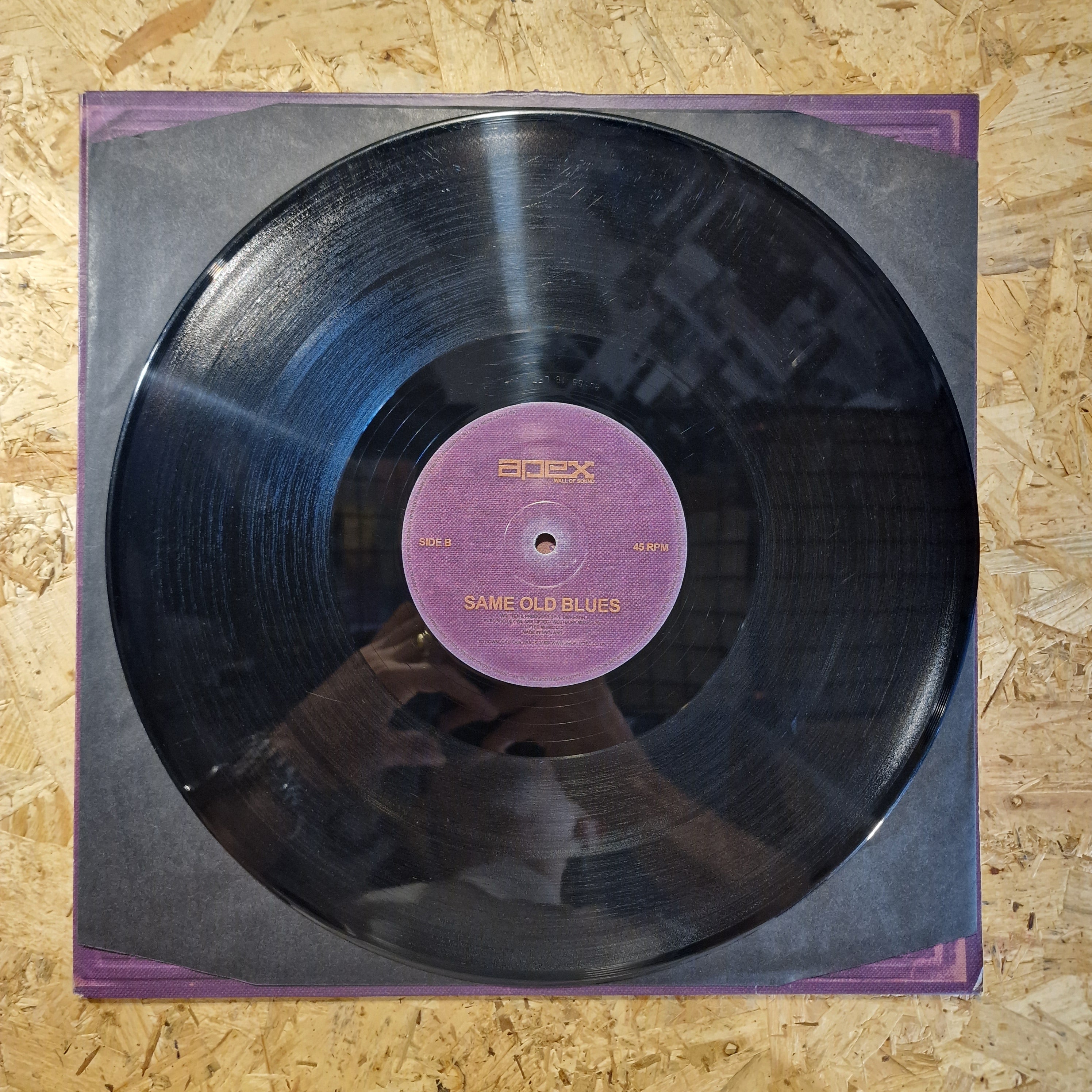 Apex – Wall Of Sound