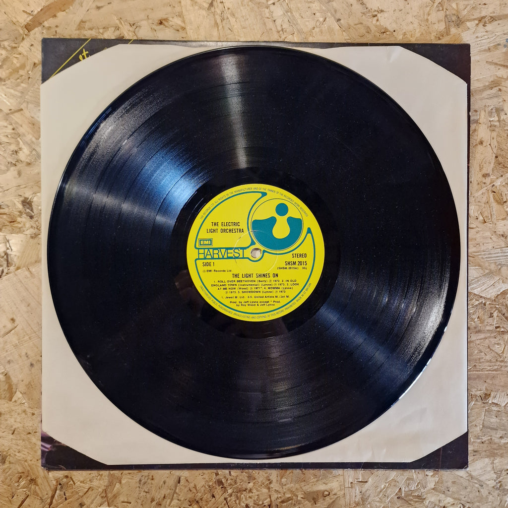 Electric Light Orchestra – The Light Shines On