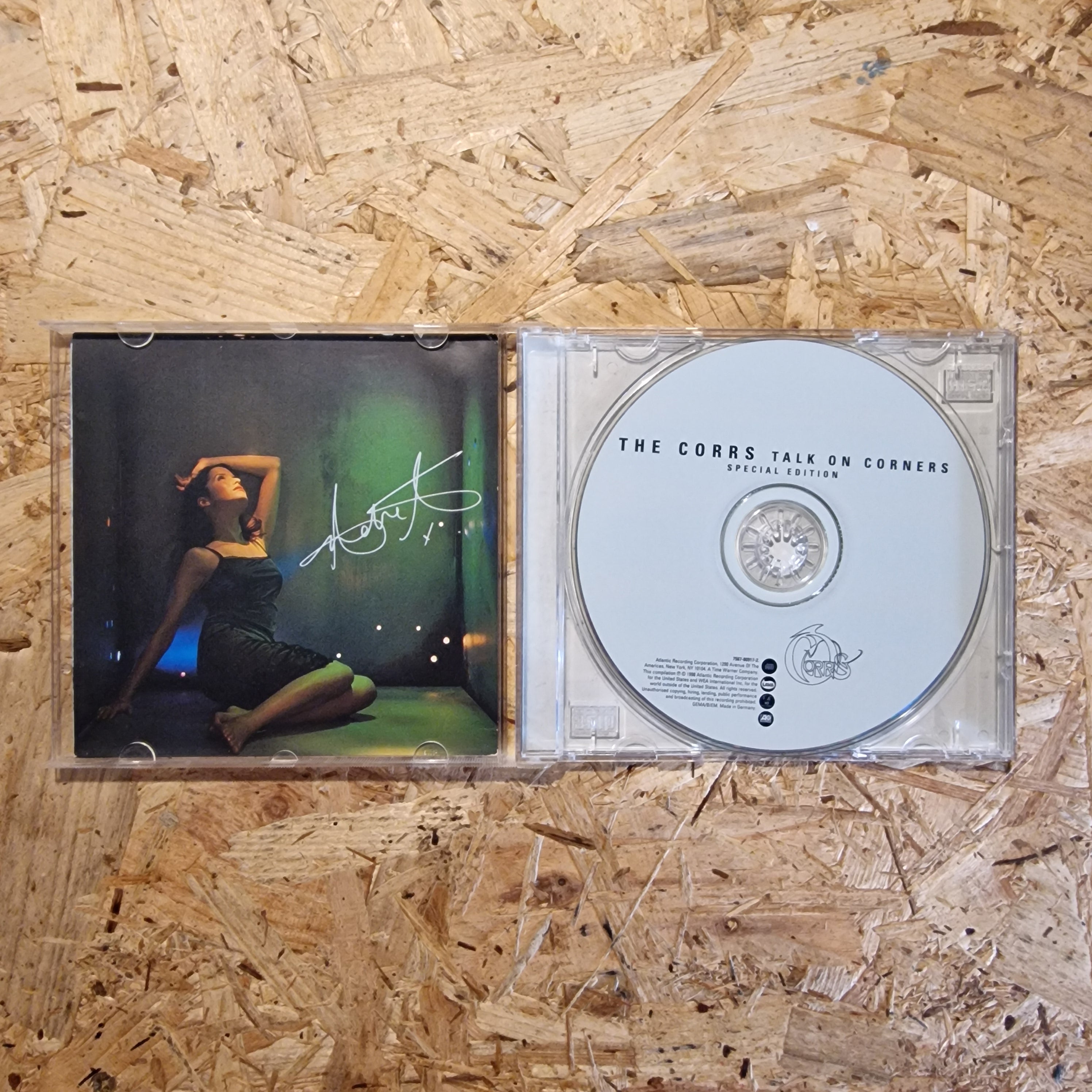 The Corrs – Talk On Corners