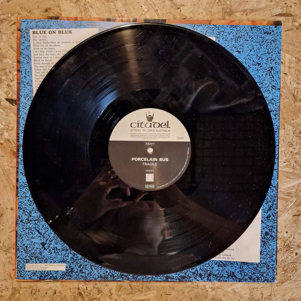 Porcelain Bus – Fragile