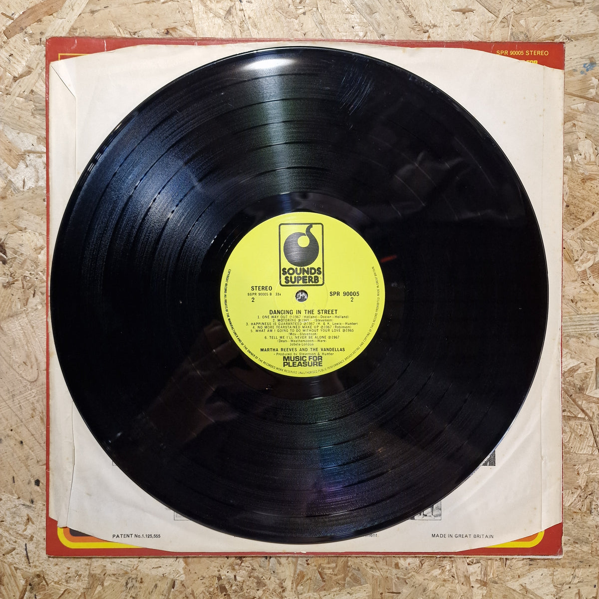 Martha Reeves & The Vandellas – Dancing In The Street