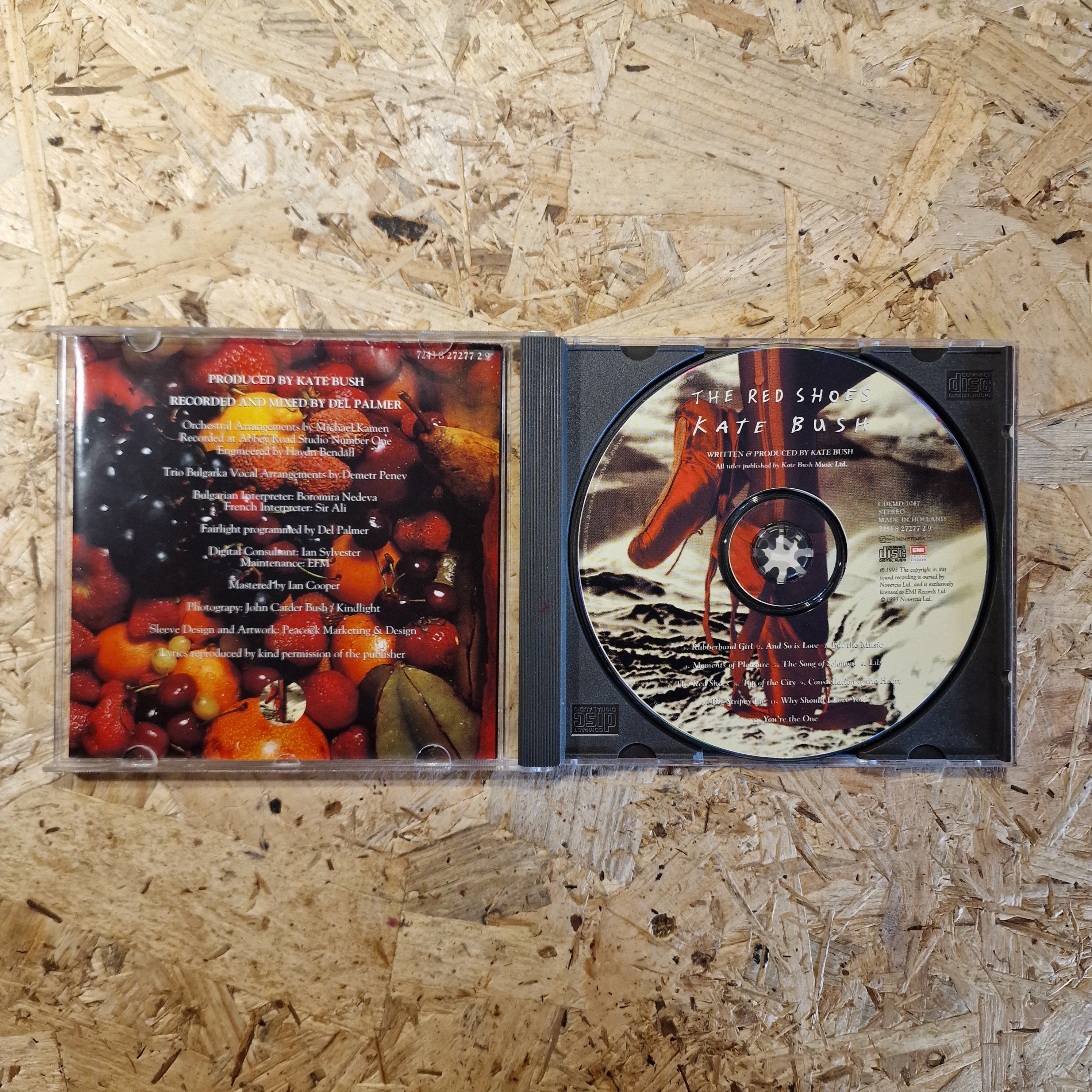 Kate Bush – The Red Shoes