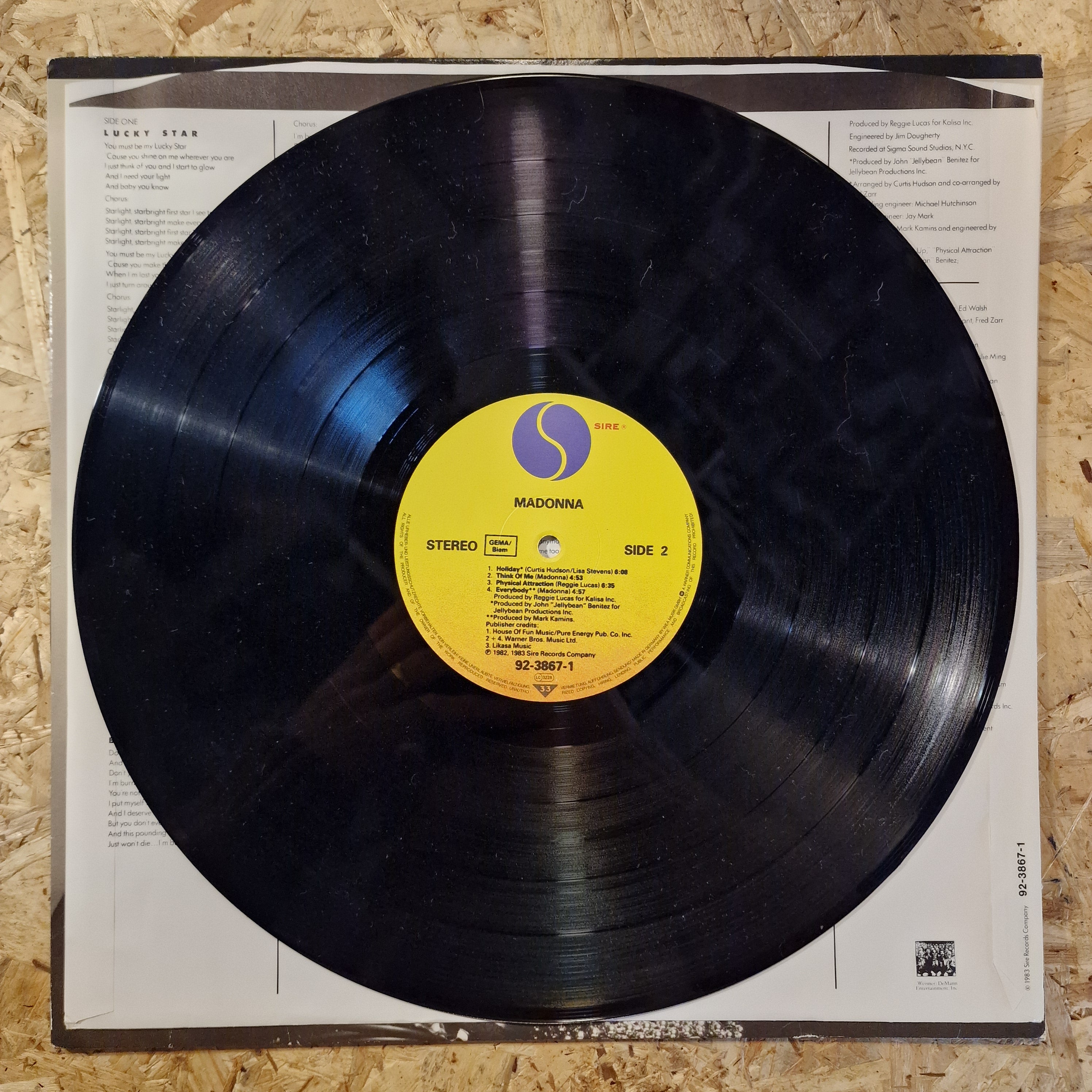 Madonna – Madonna