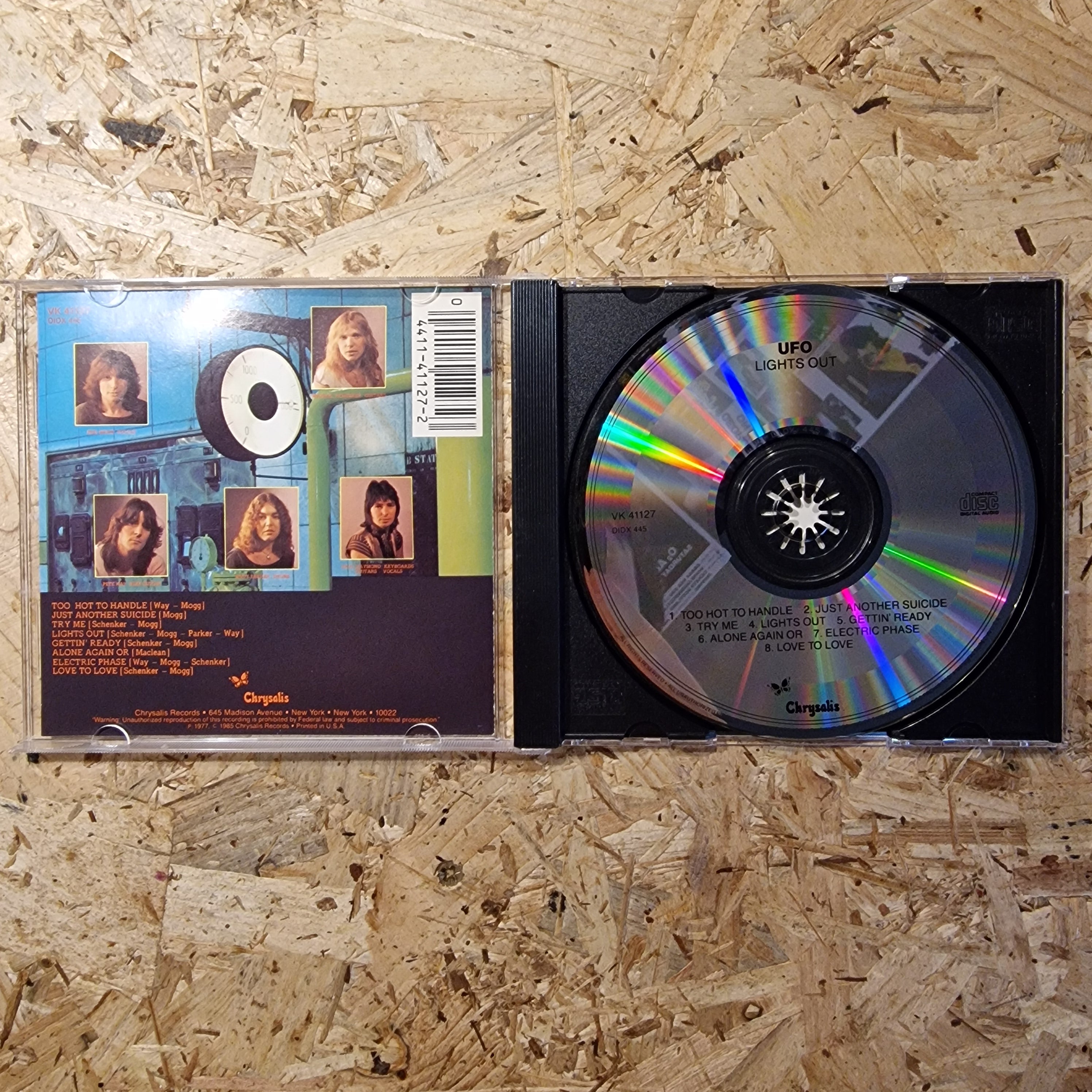 UFO – Lights Out
