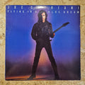 Joe Satriani – Flying In A Blue Dream