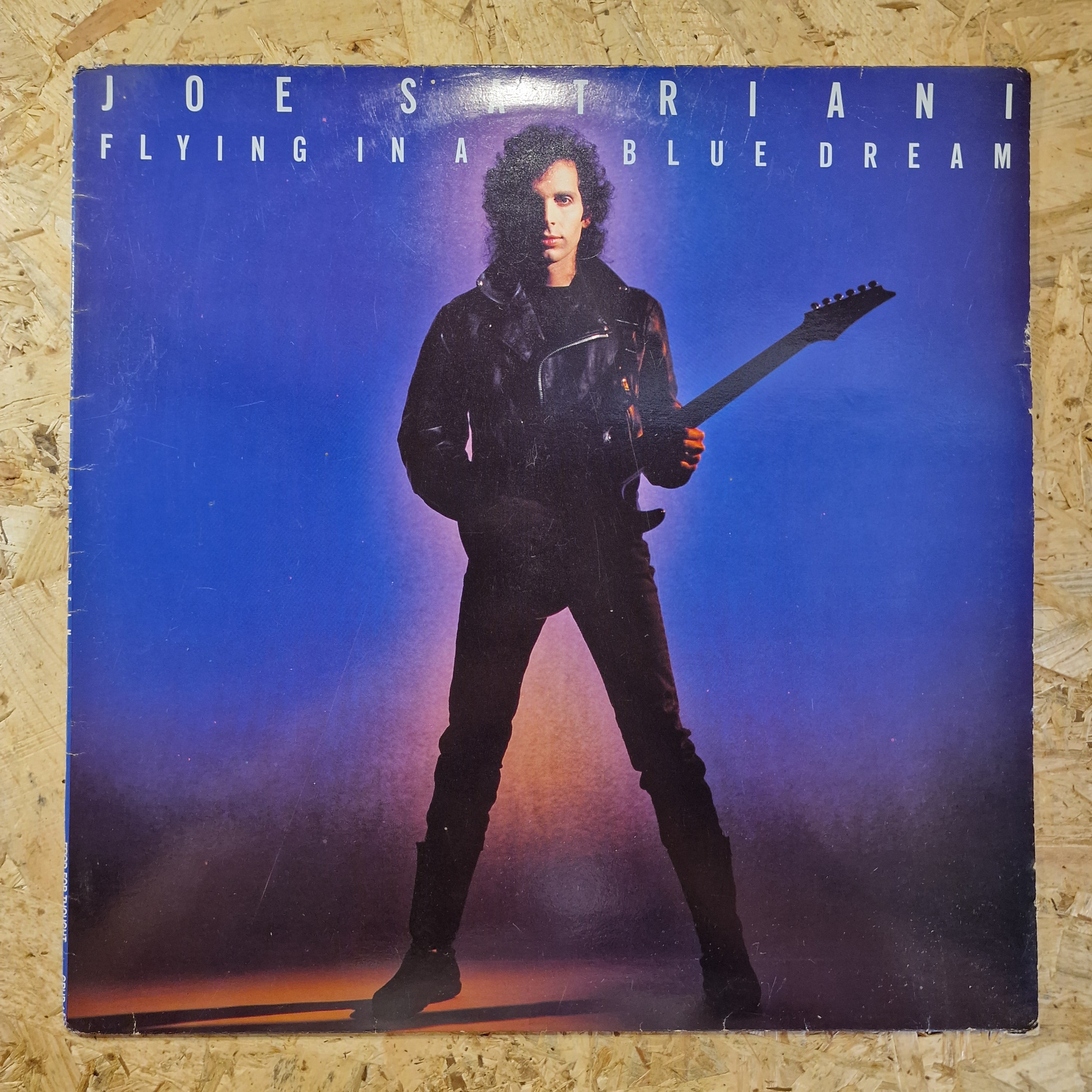 Joe Satriani – Flying In A Blue Dream