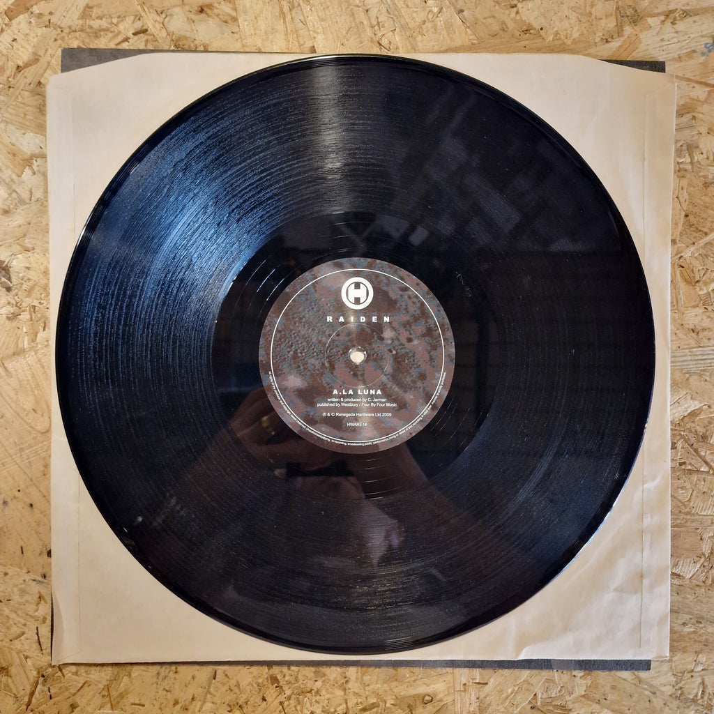 Raiden – La Luna / LHC