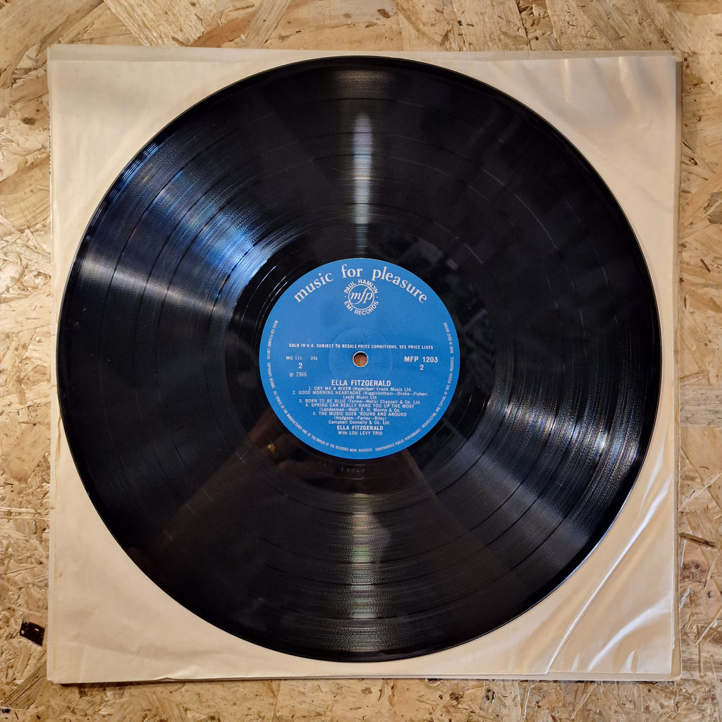 Ella Fitzgerald with Lou Levy Trio – Ella Fitzgerald
