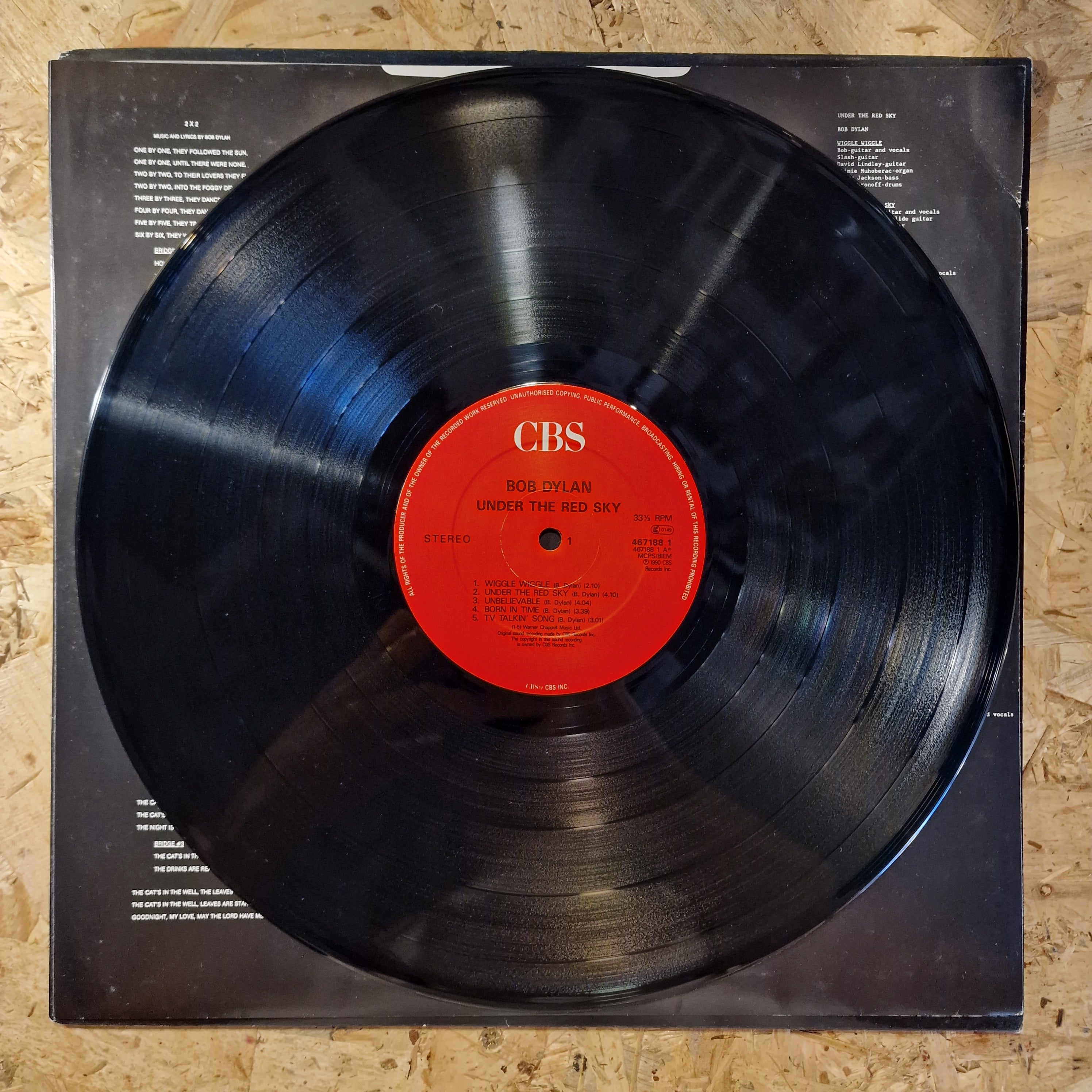 Bob Dylan – Under The Red Sky