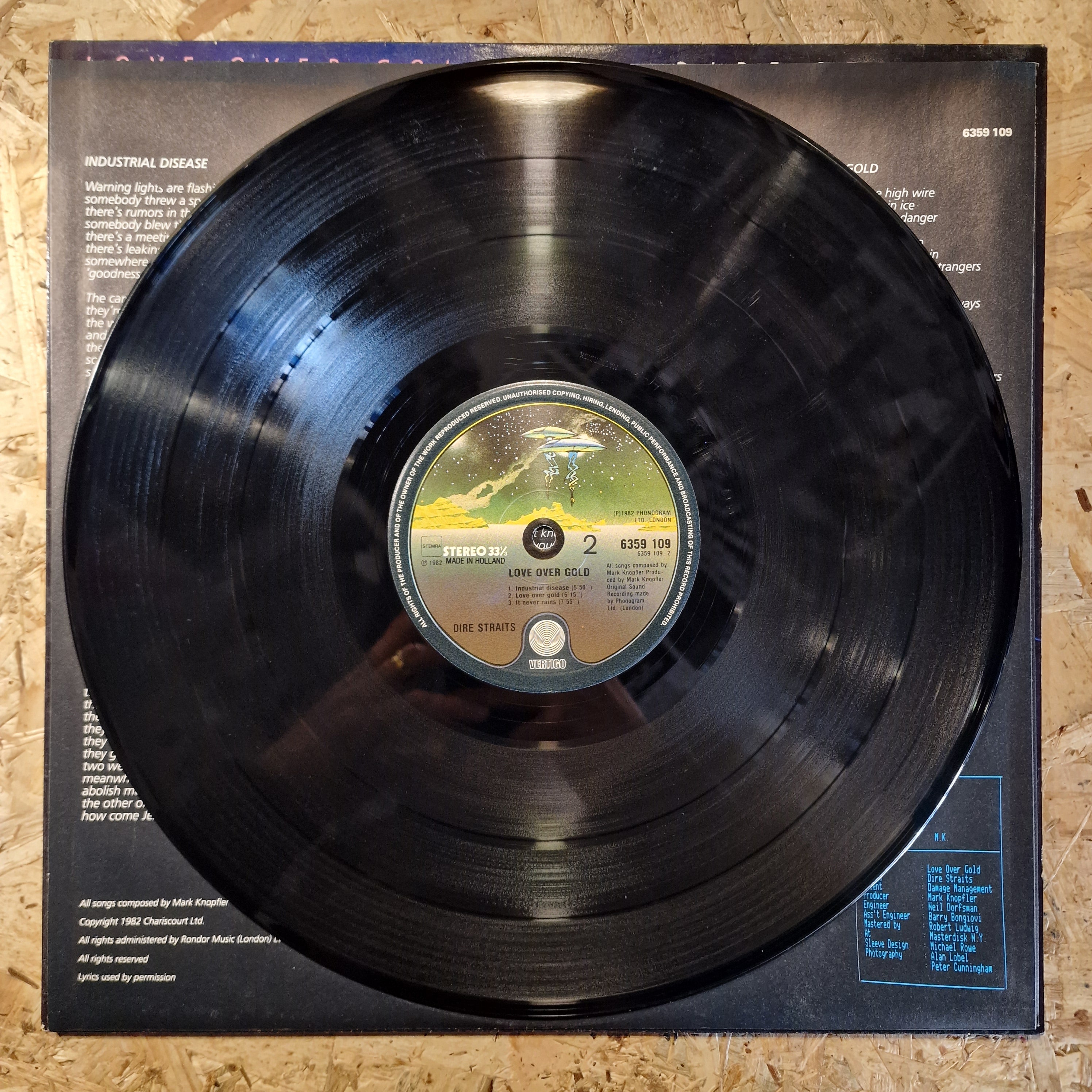 Dire Straits – Love Over Gold
