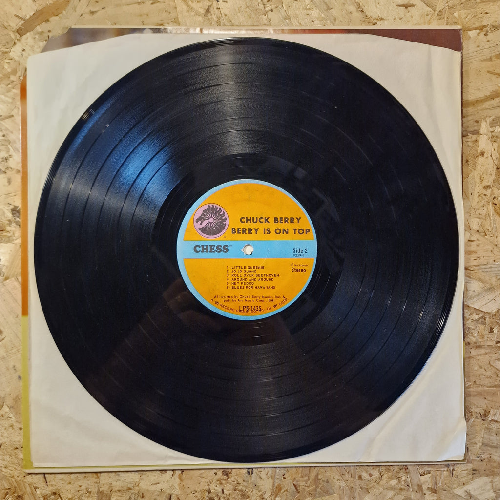 Chuck Berry – Berry Is On Top