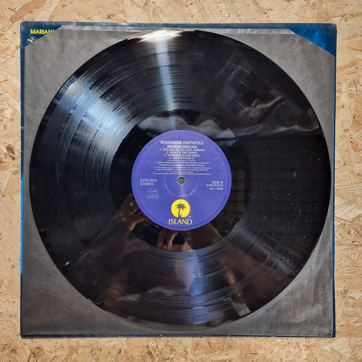 Marianne Faithfull – Broken English