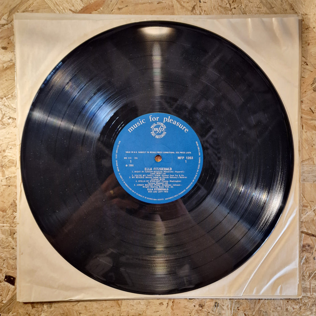 Ella Fitzgerald with Lou Levy Trio – Ella Fitzgerald