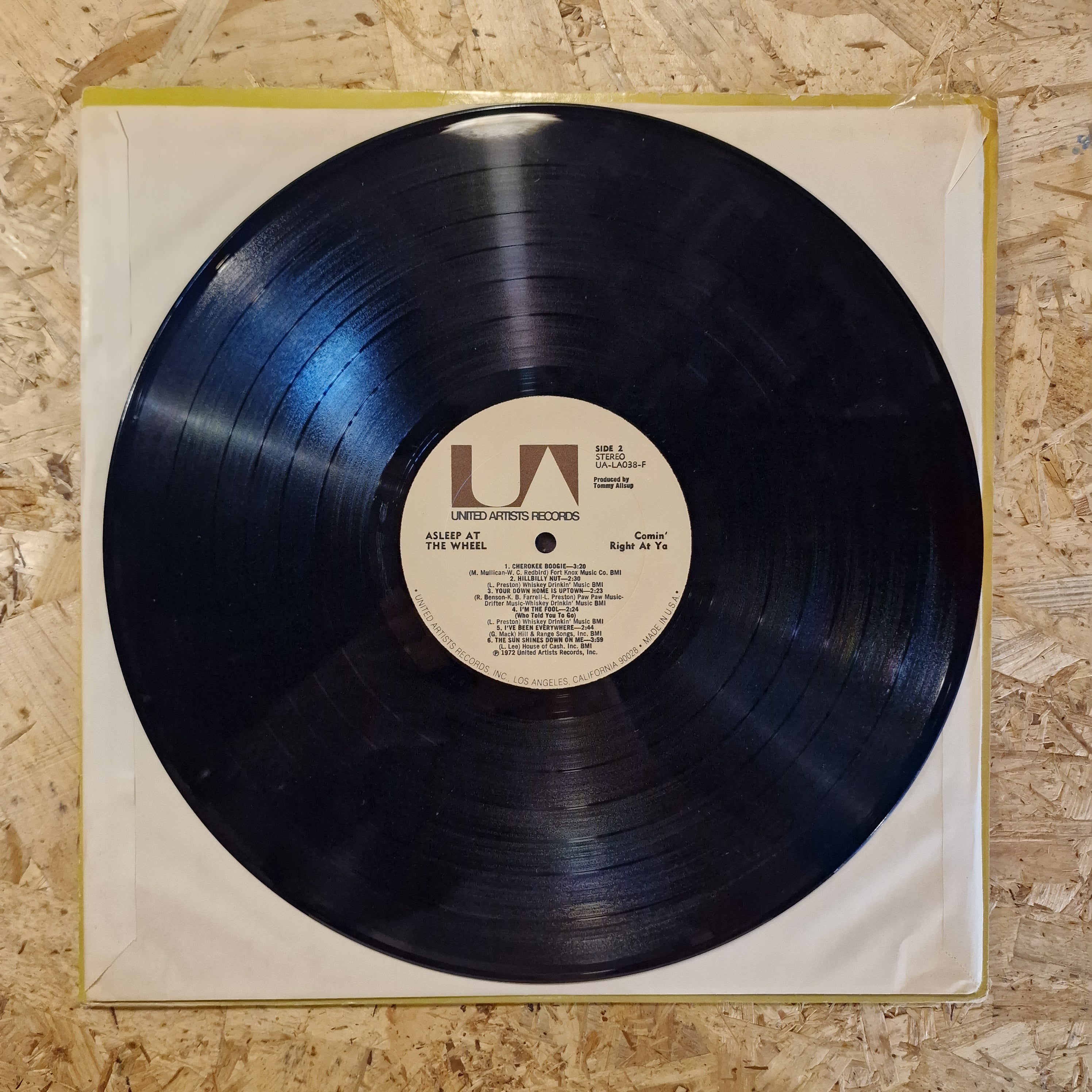 Asleep At The Wheel – Comin' Right At Ya