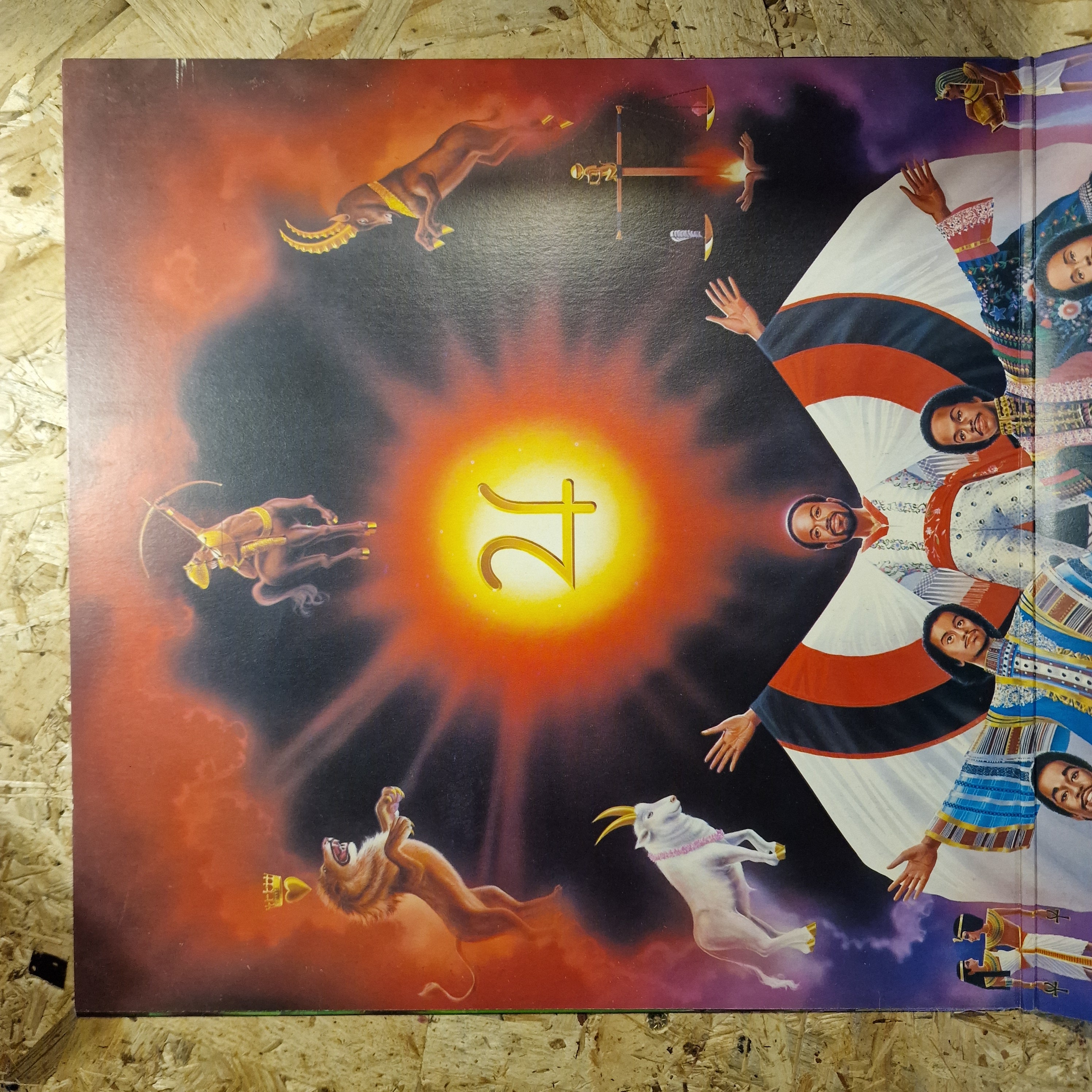 Earth, Wind & Fire – I Am