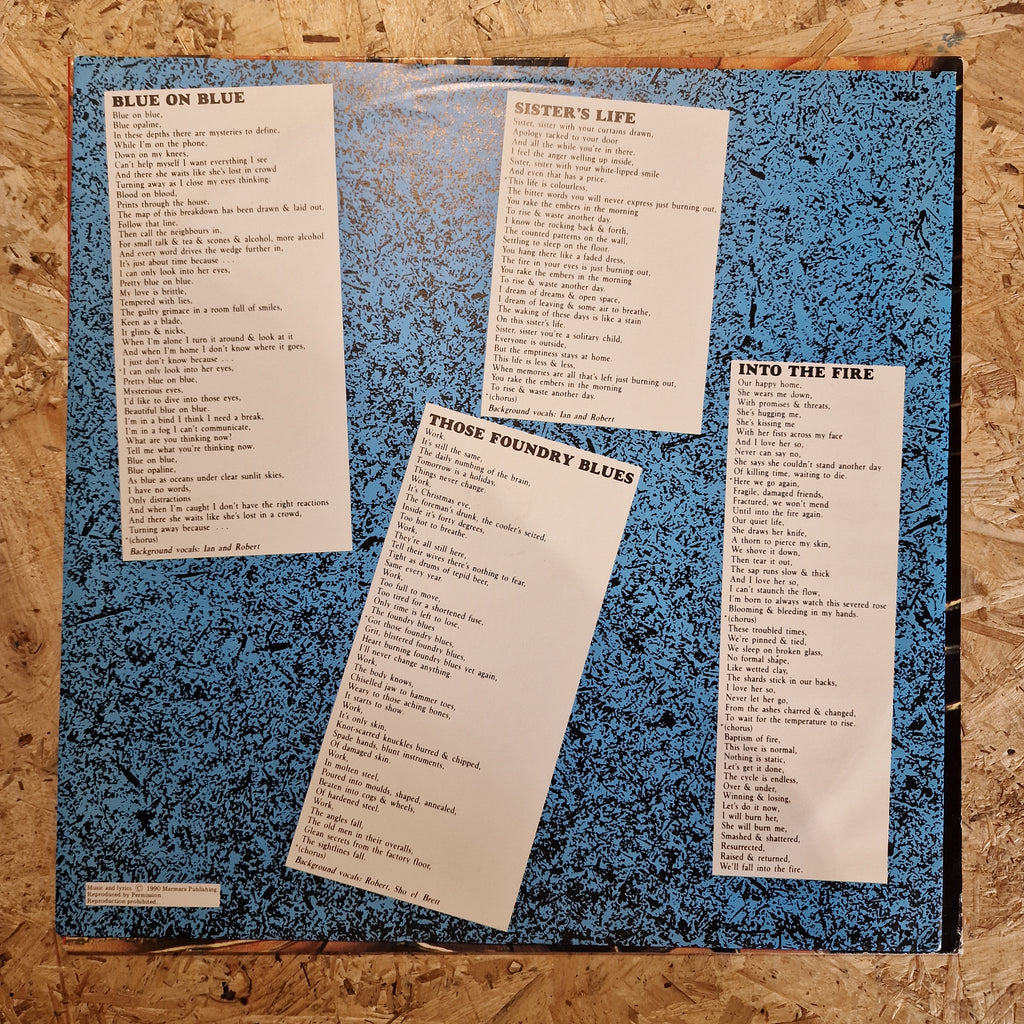 Porcelain Bus – Fragile