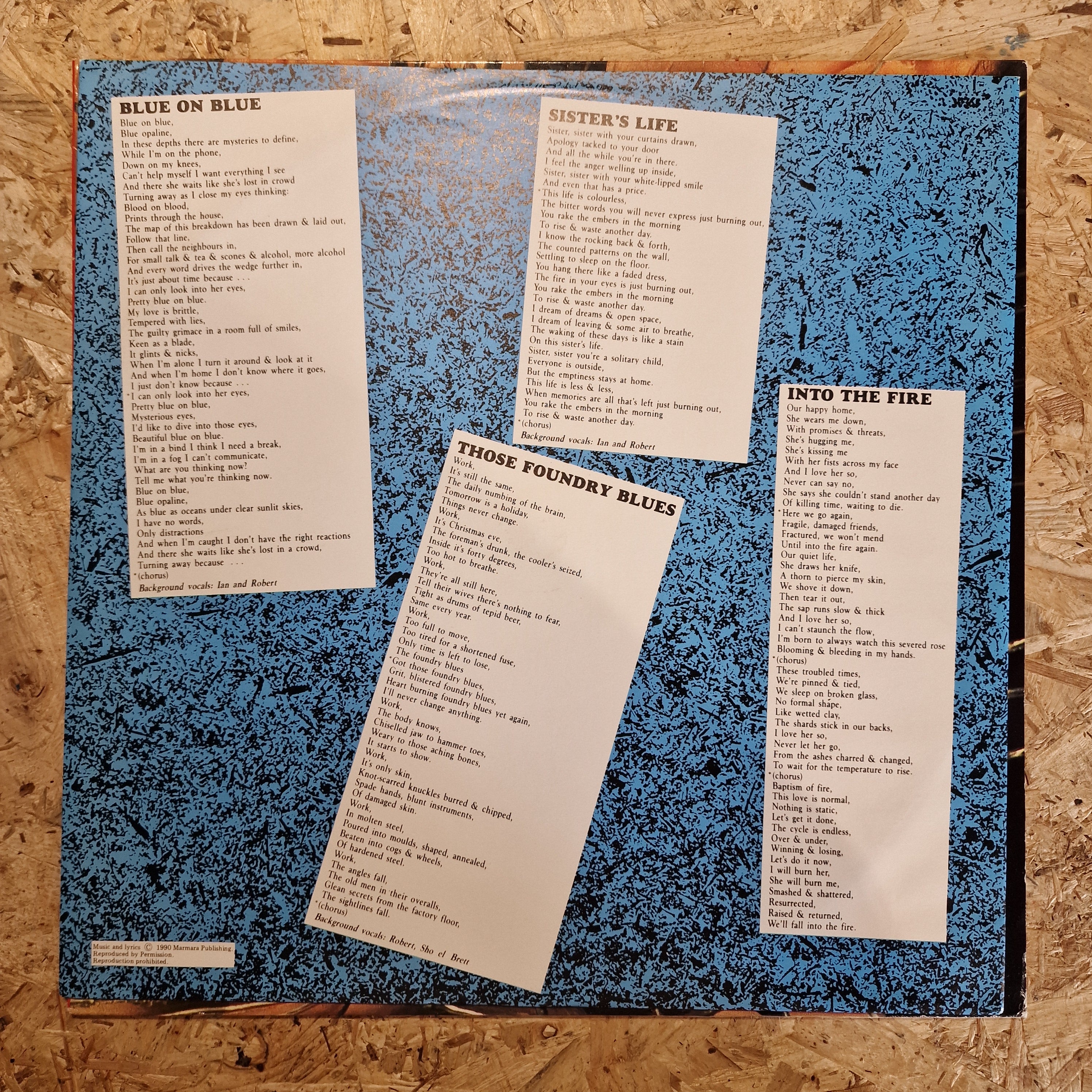 Porcelain Bus – Fragile