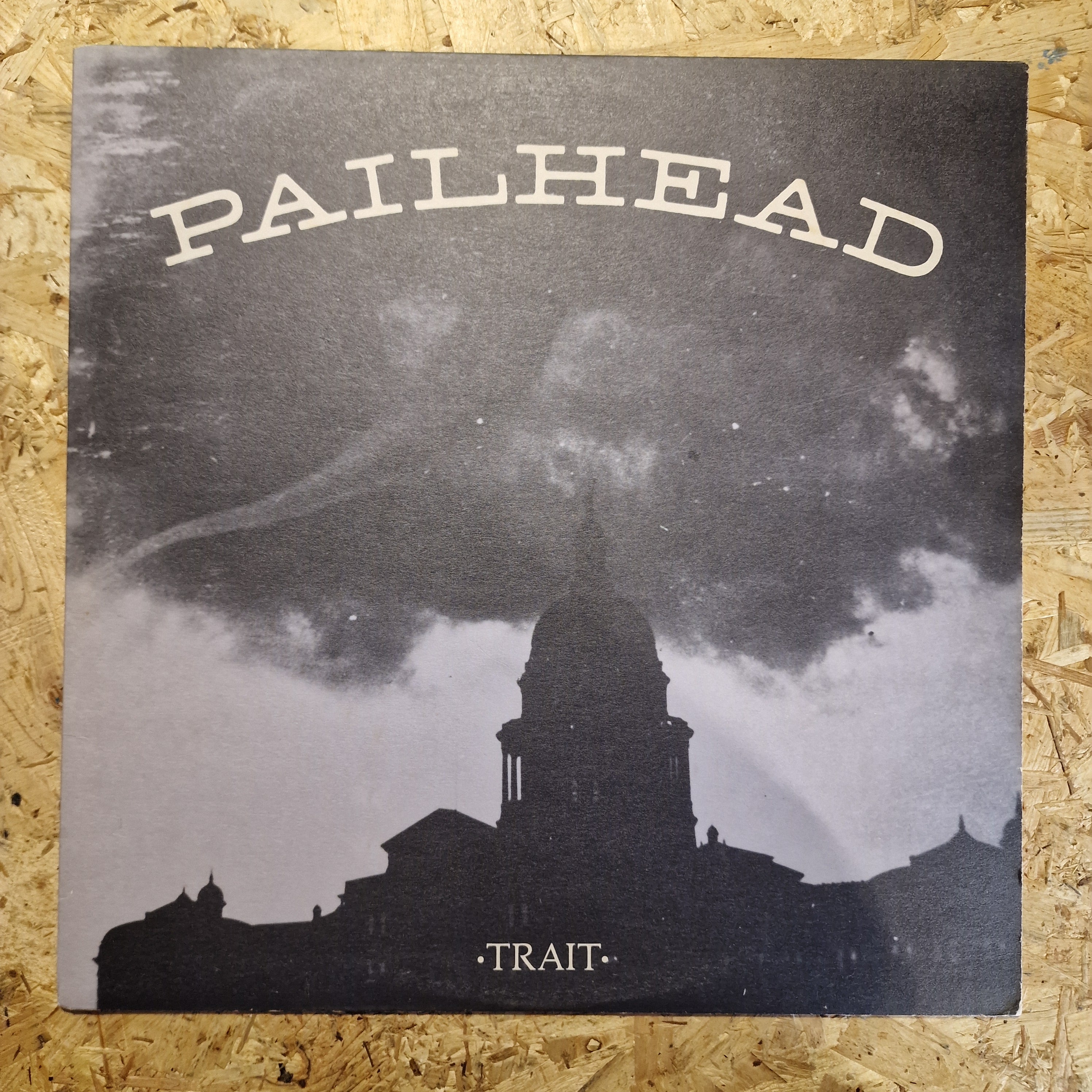 Pailhead – Trait