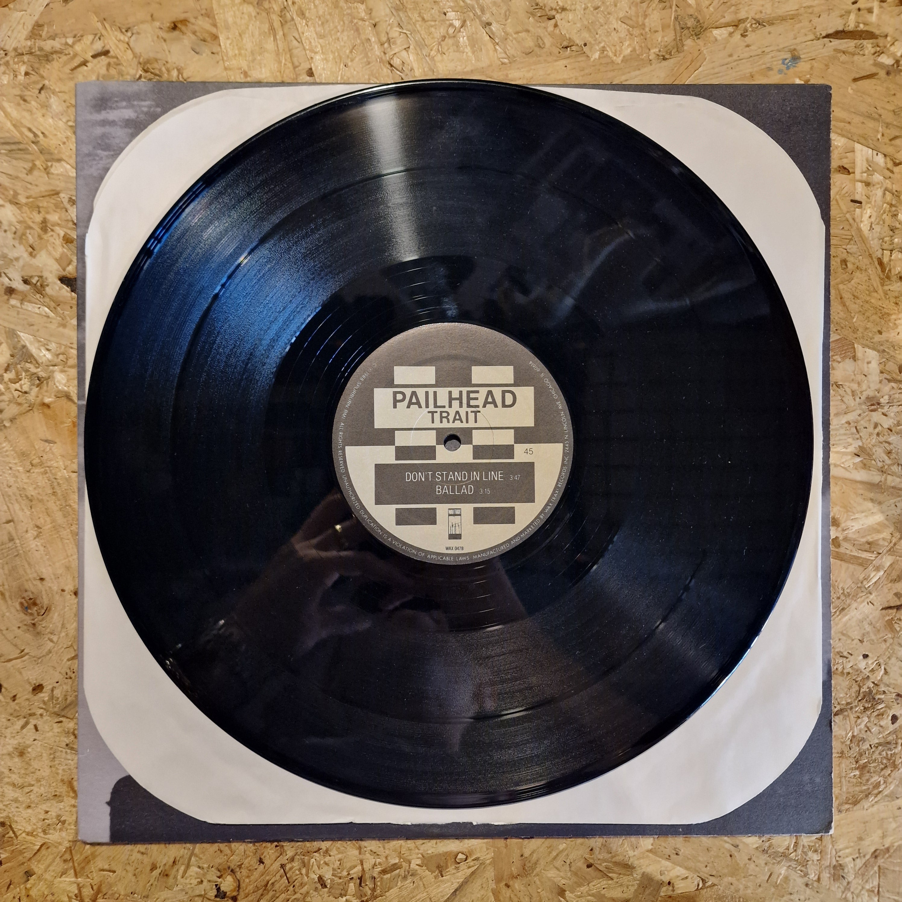 Pailhead – Trait