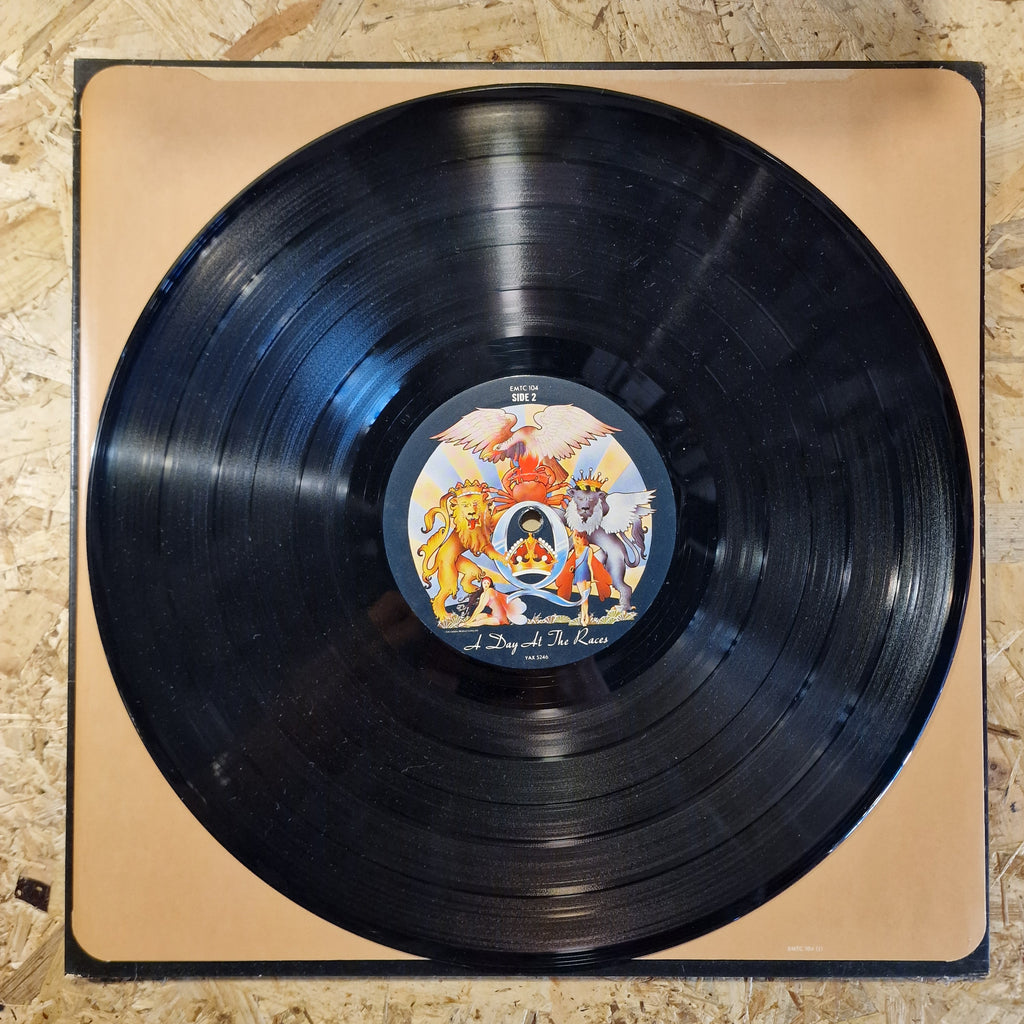 Queen ‎– A Day At The Races 1976 UK Press