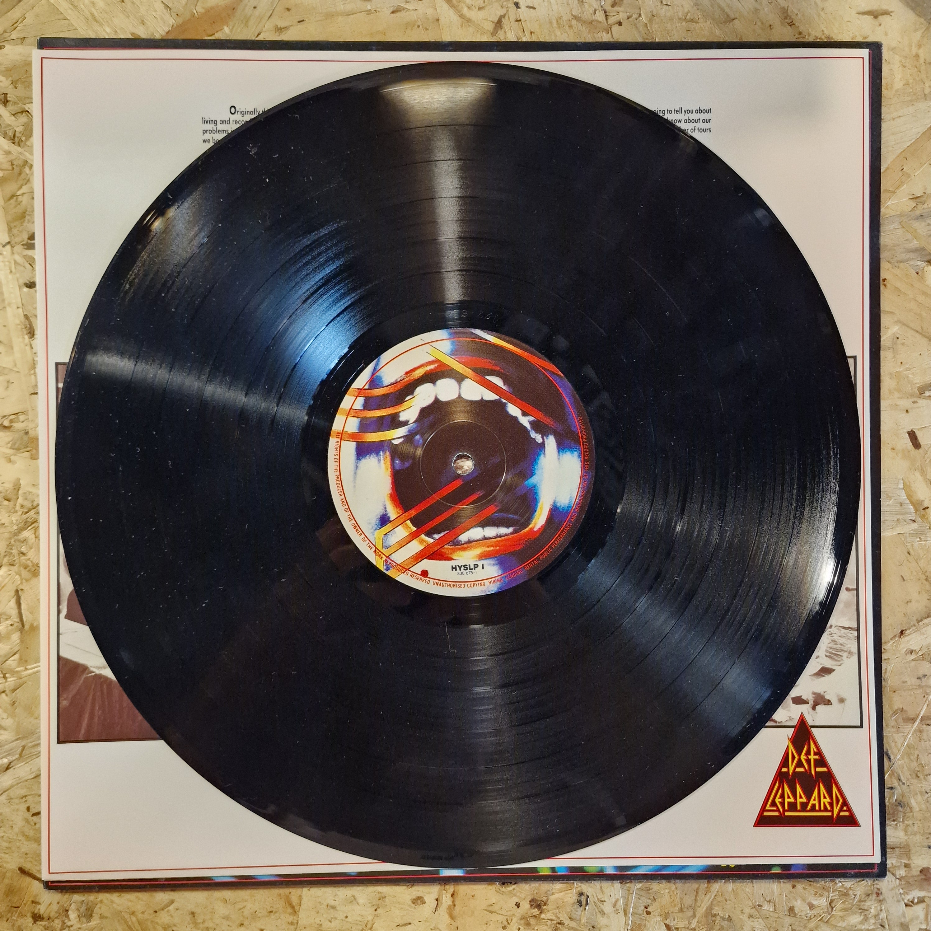 Def Leppard – Hysteria