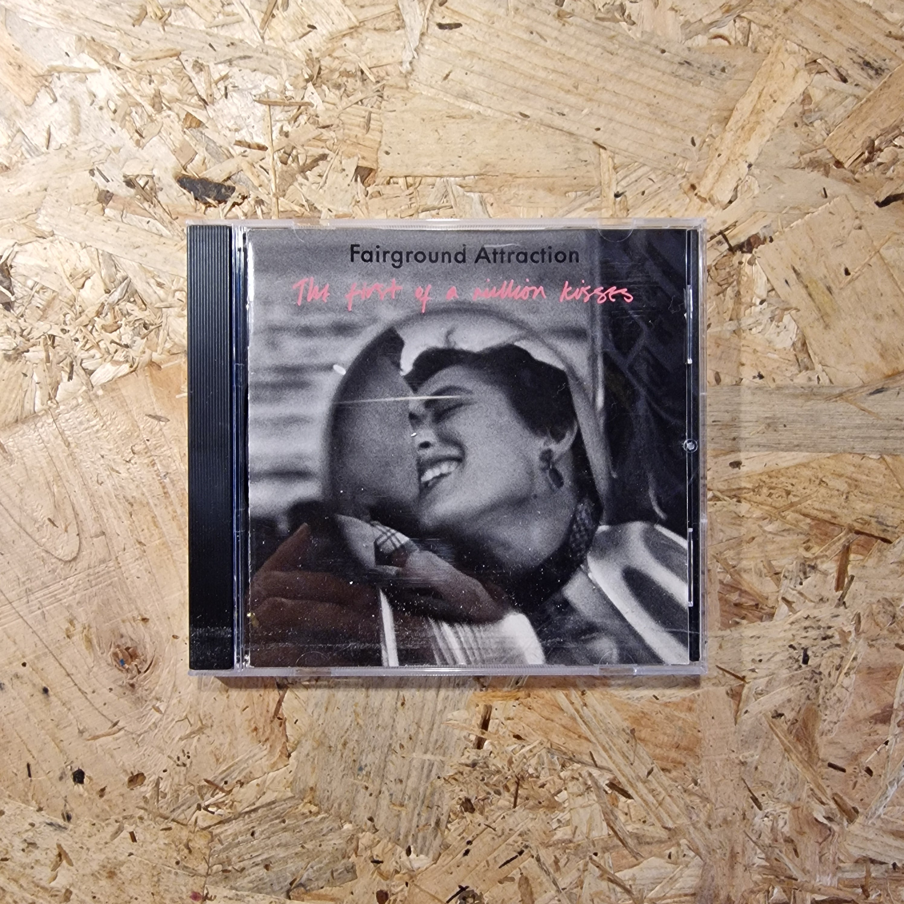 Fairground Attraction – The First Of A Million Kisses