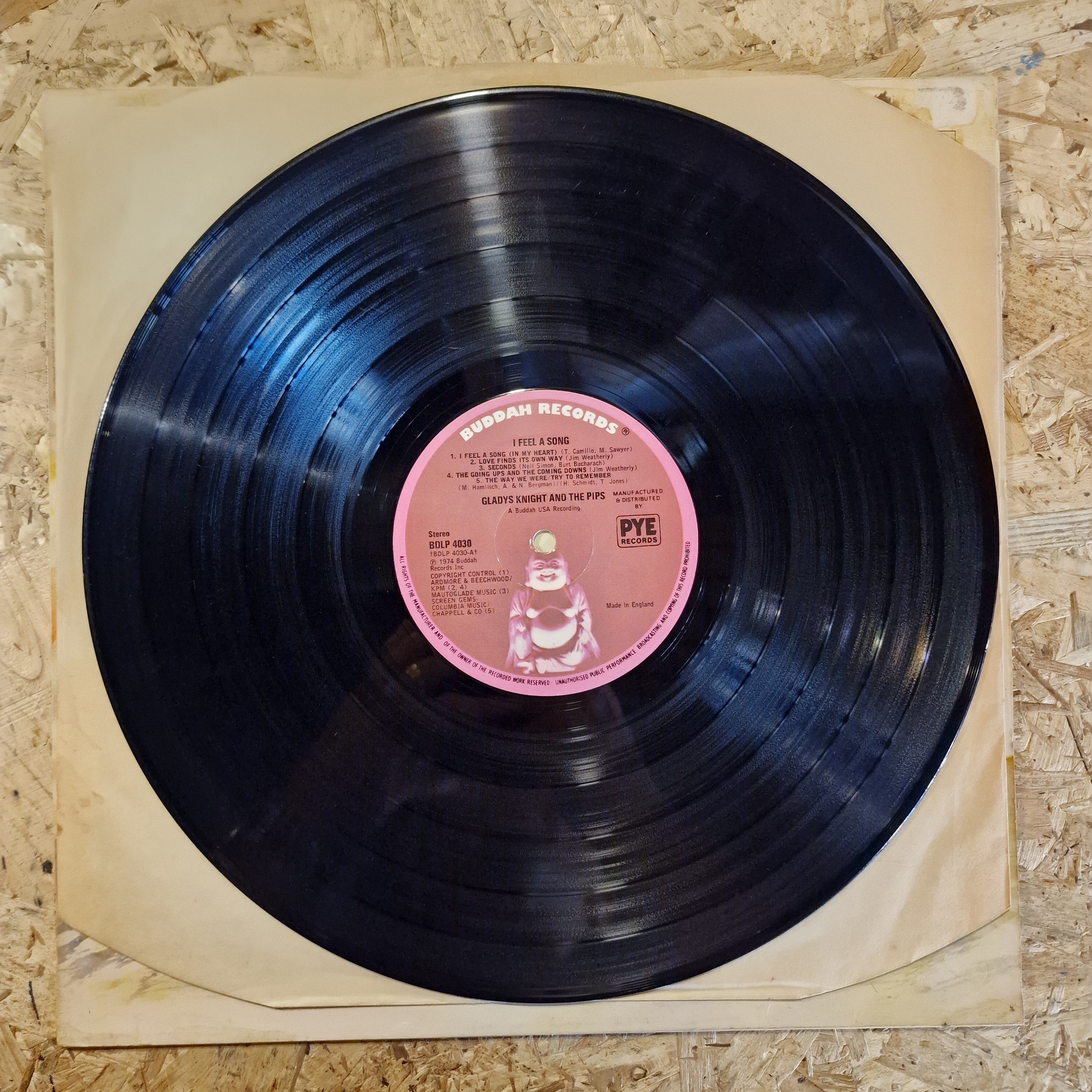Gladys Knight & The Pips – I Feel A Song