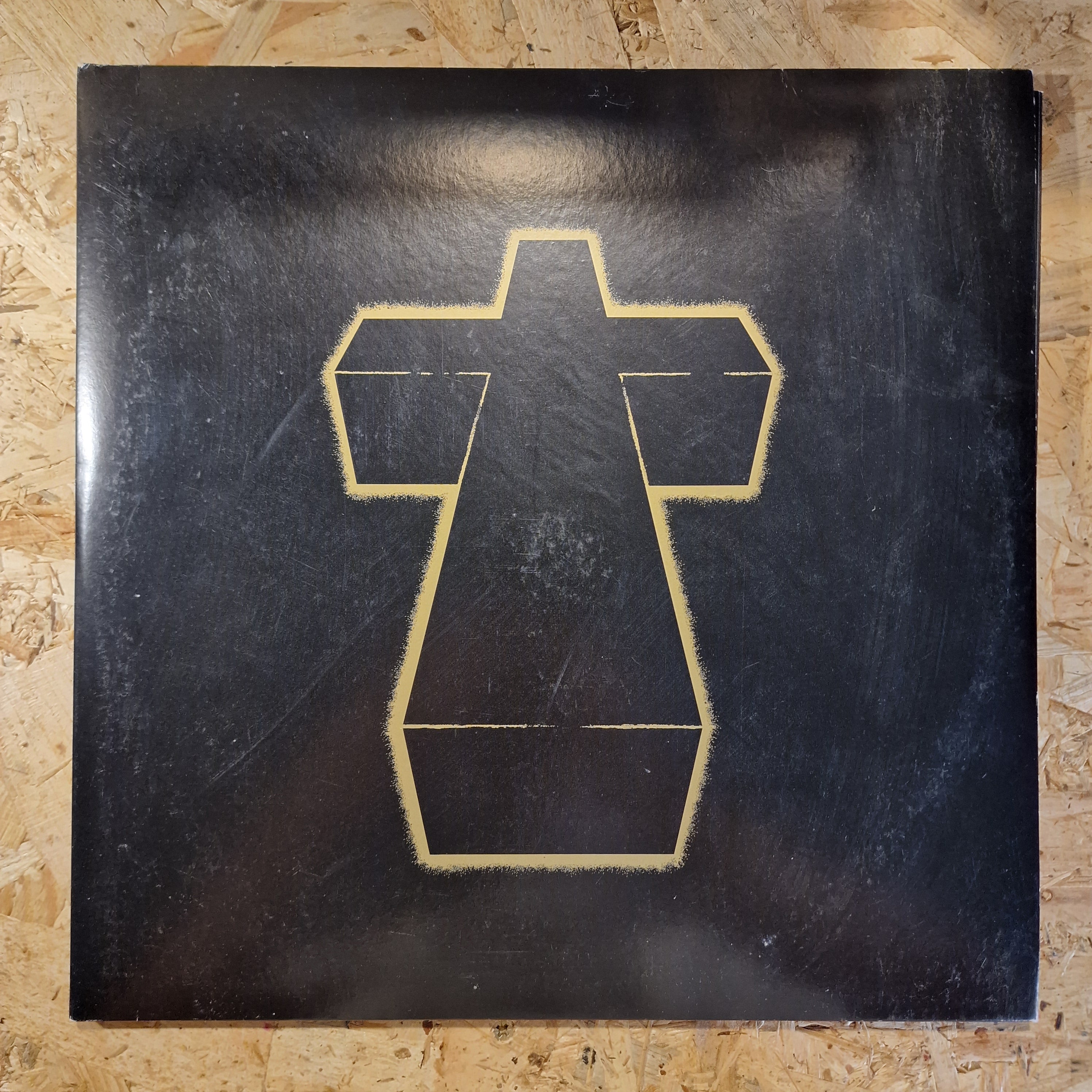 Justice – † (Cross)