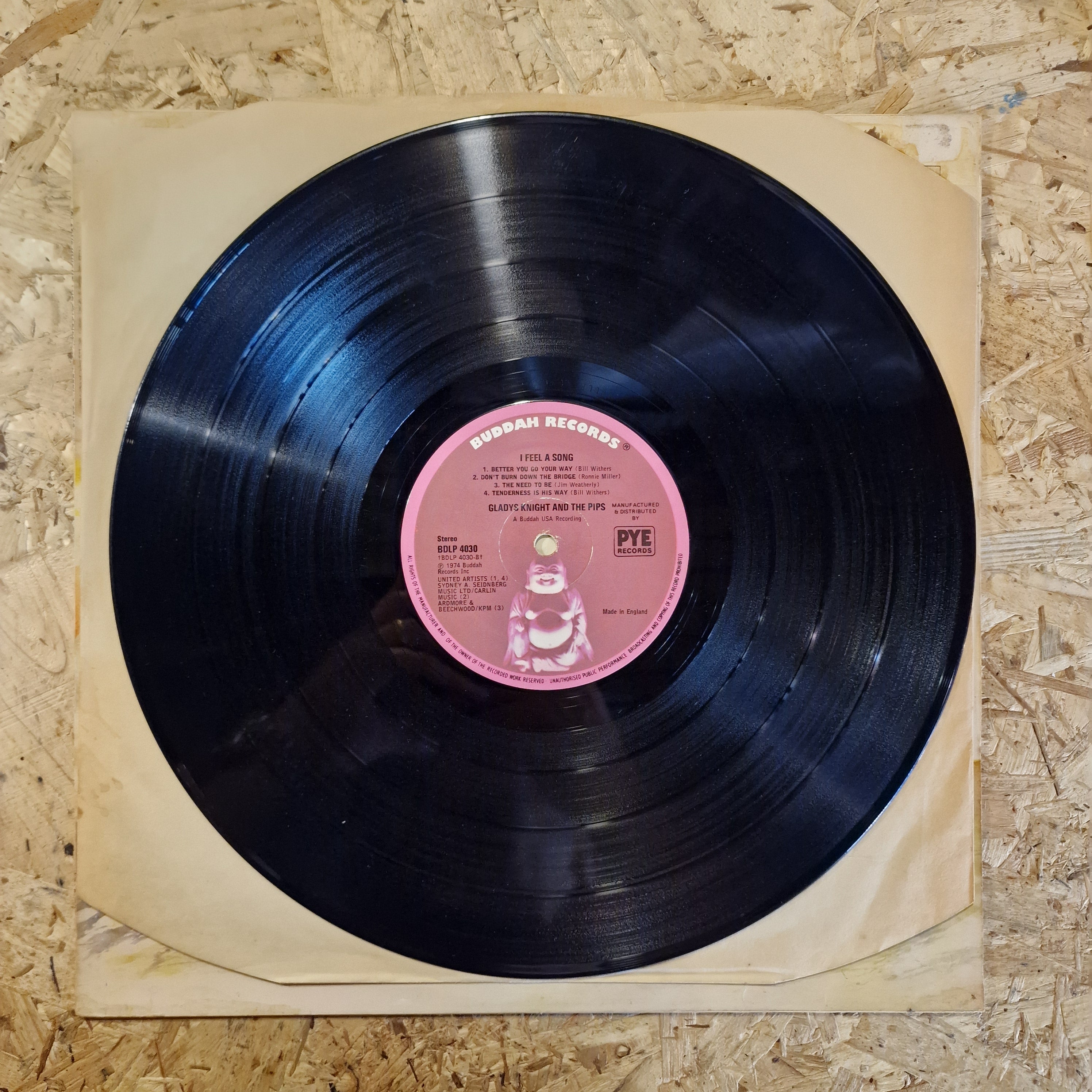 Gladys Knight & The Pips – I Feel A Song