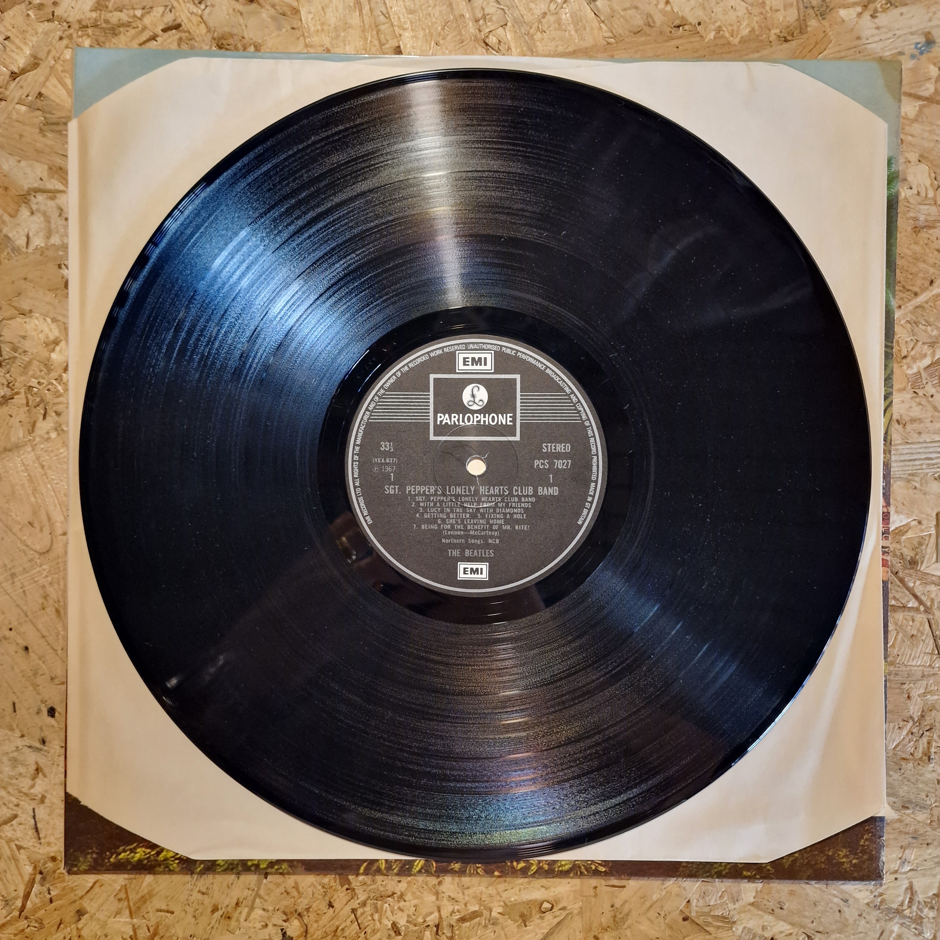 The Beatles – Sgt. Pepper's Lonely Hearts Club Band (1975 UK Reissue)
