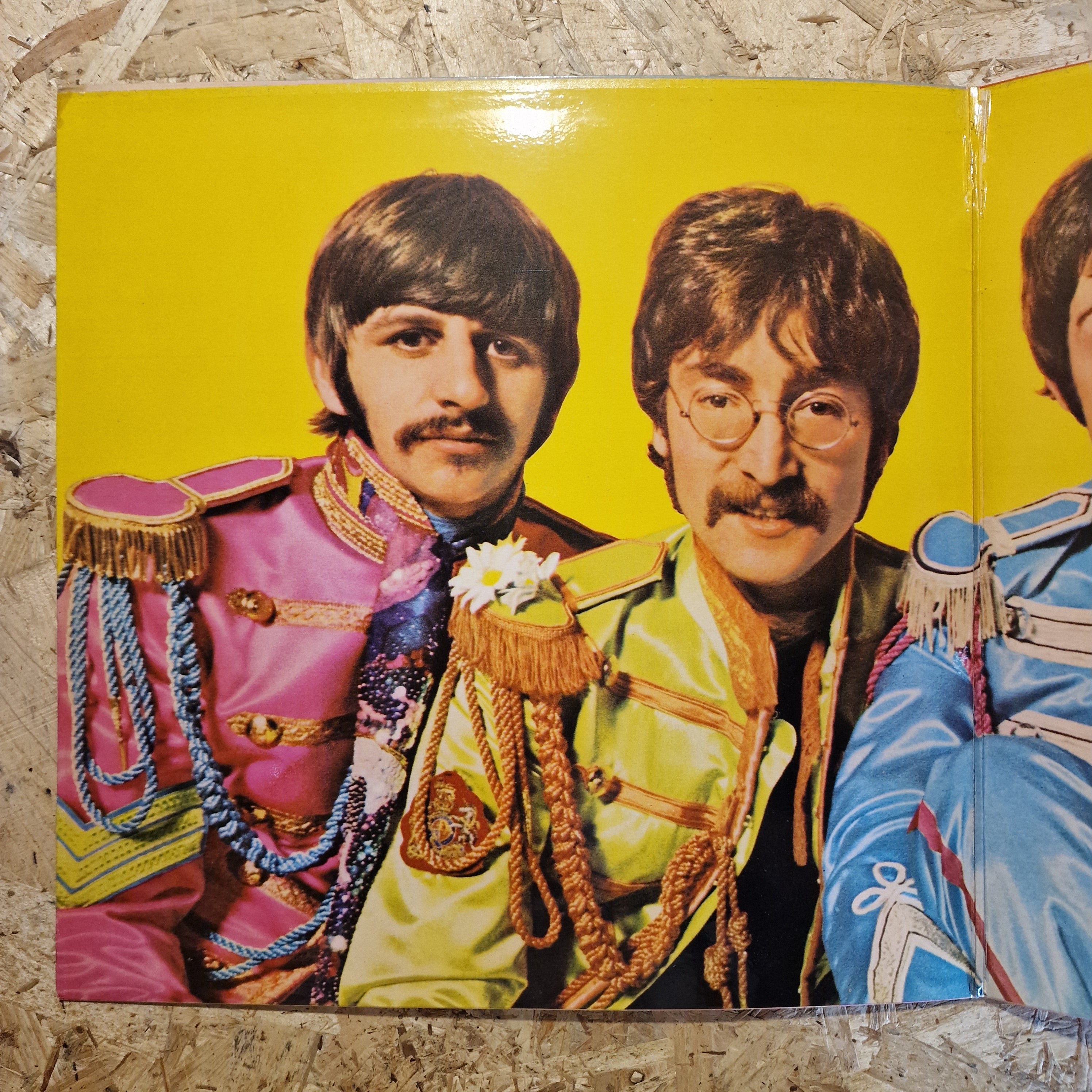 The Beatles – Sgt. Pepper's Lonely Hearts Club Band (1975 UK Reissue)