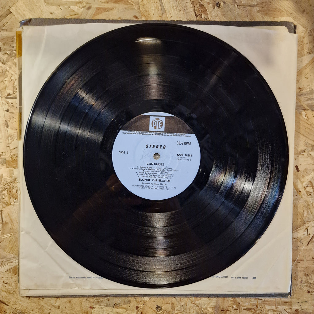 Blonde On Blonde – Contrasts