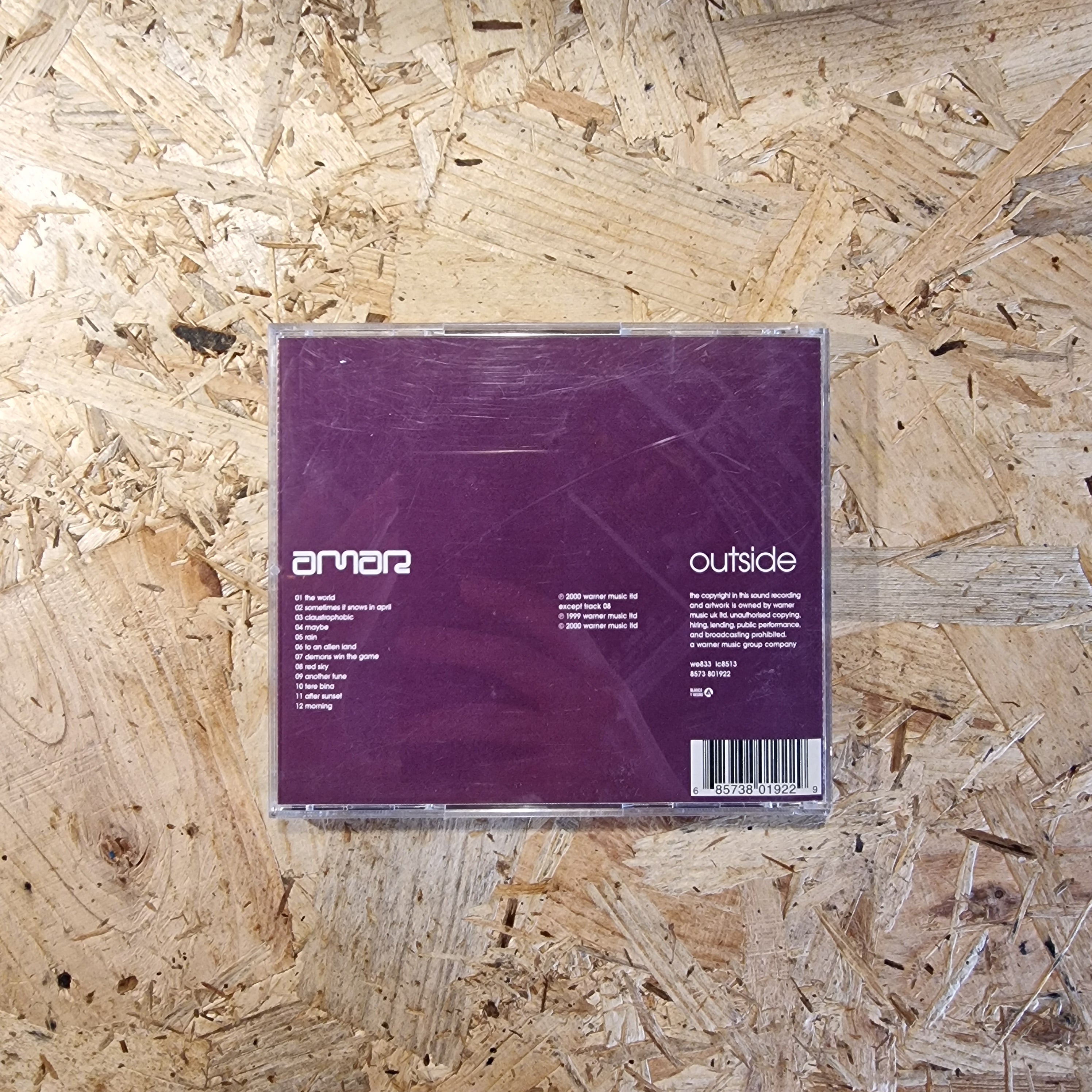 Amar – Outside