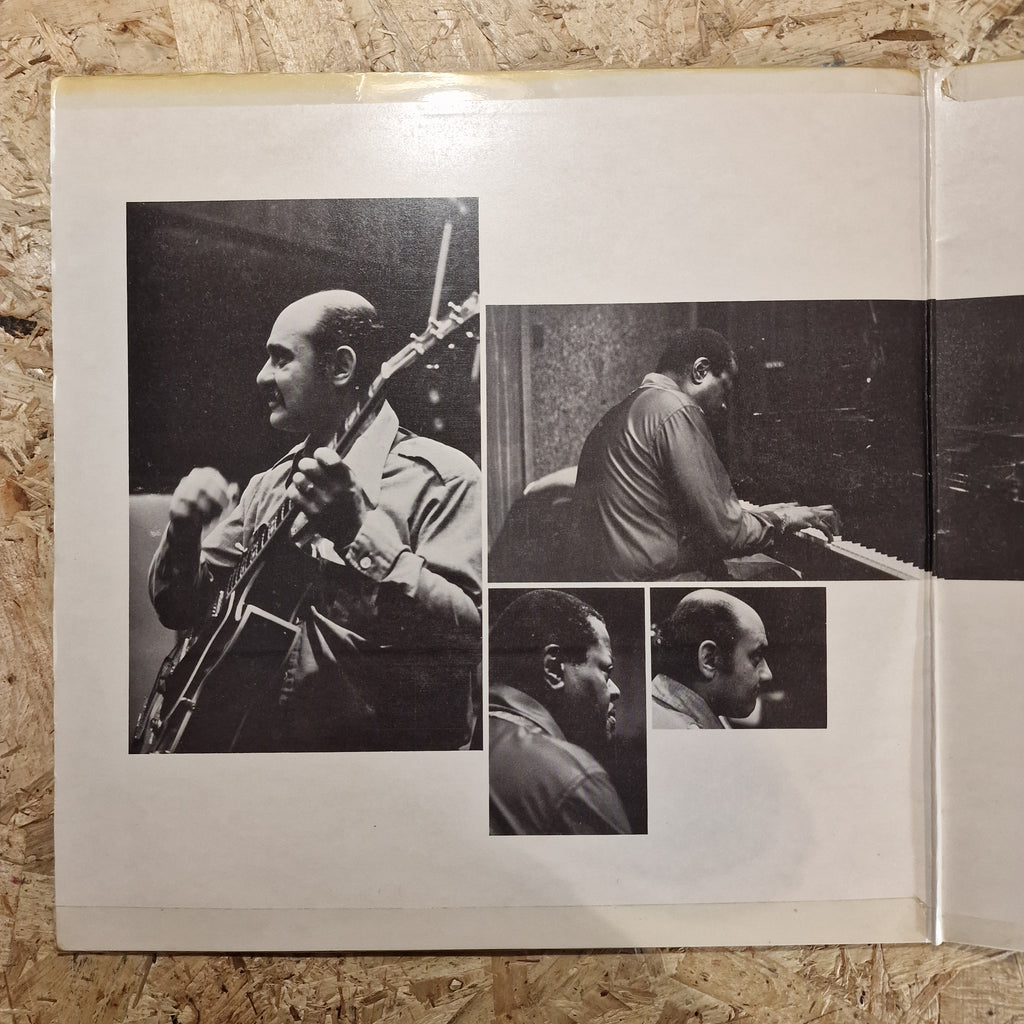 Oscar Peterson / Joe Pass – Oscar Peterson Et Joe Pass À Salle Pleyel
