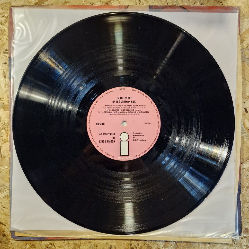 King Crimson – In The Court Of The Crimson King (An Observation By King Crimson)