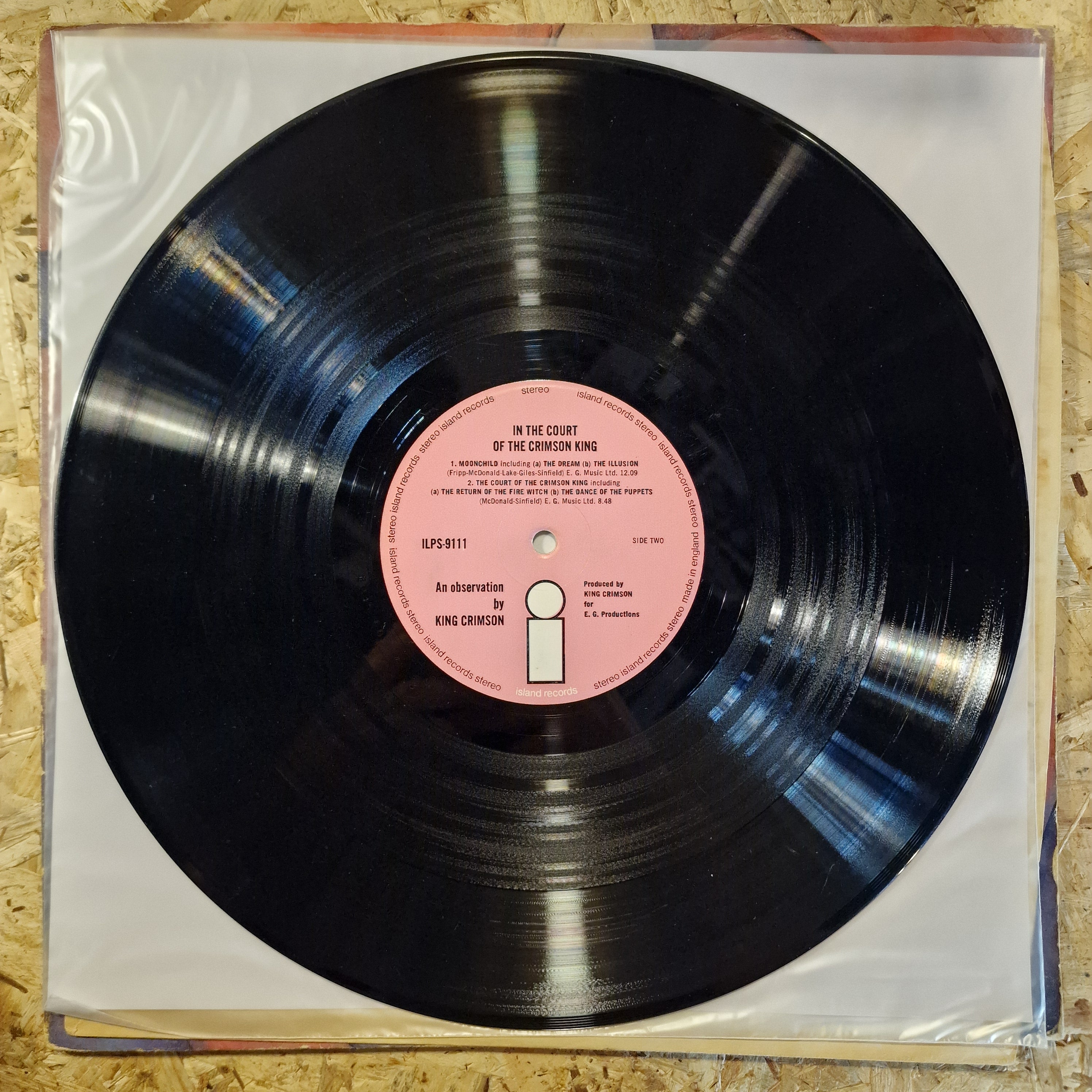 King Crimson – In The Court Of The Crimson King (An Observation By King Crimson)