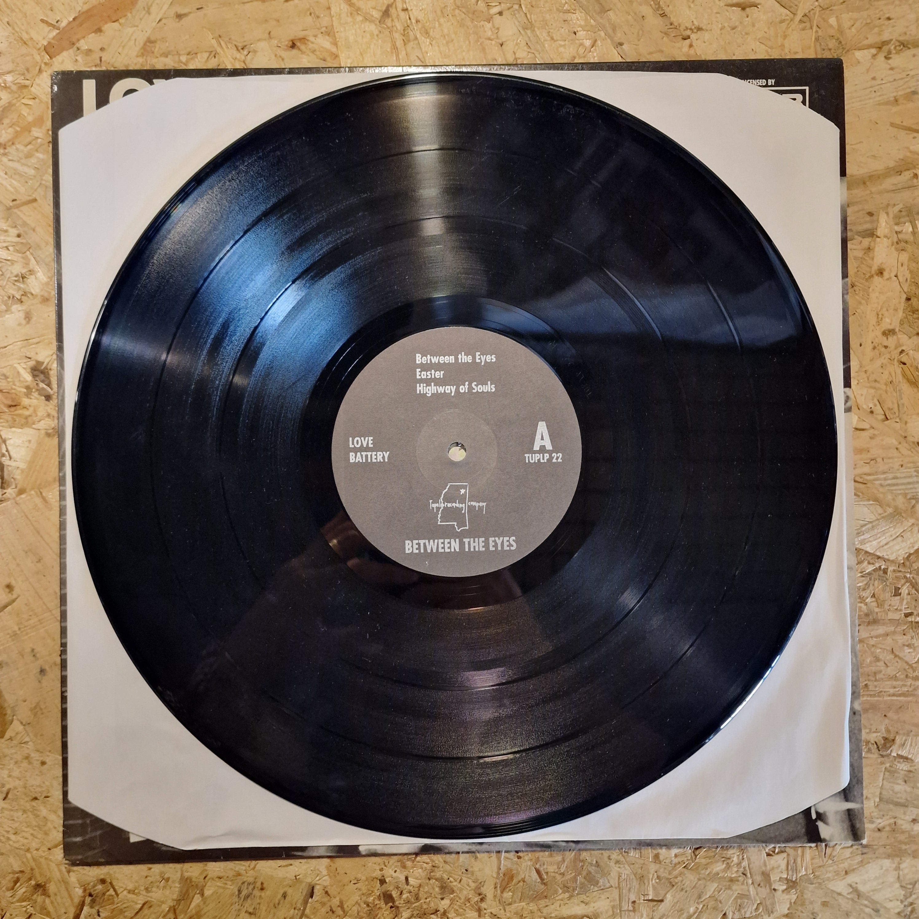 Love Battery – Between The Eyes
