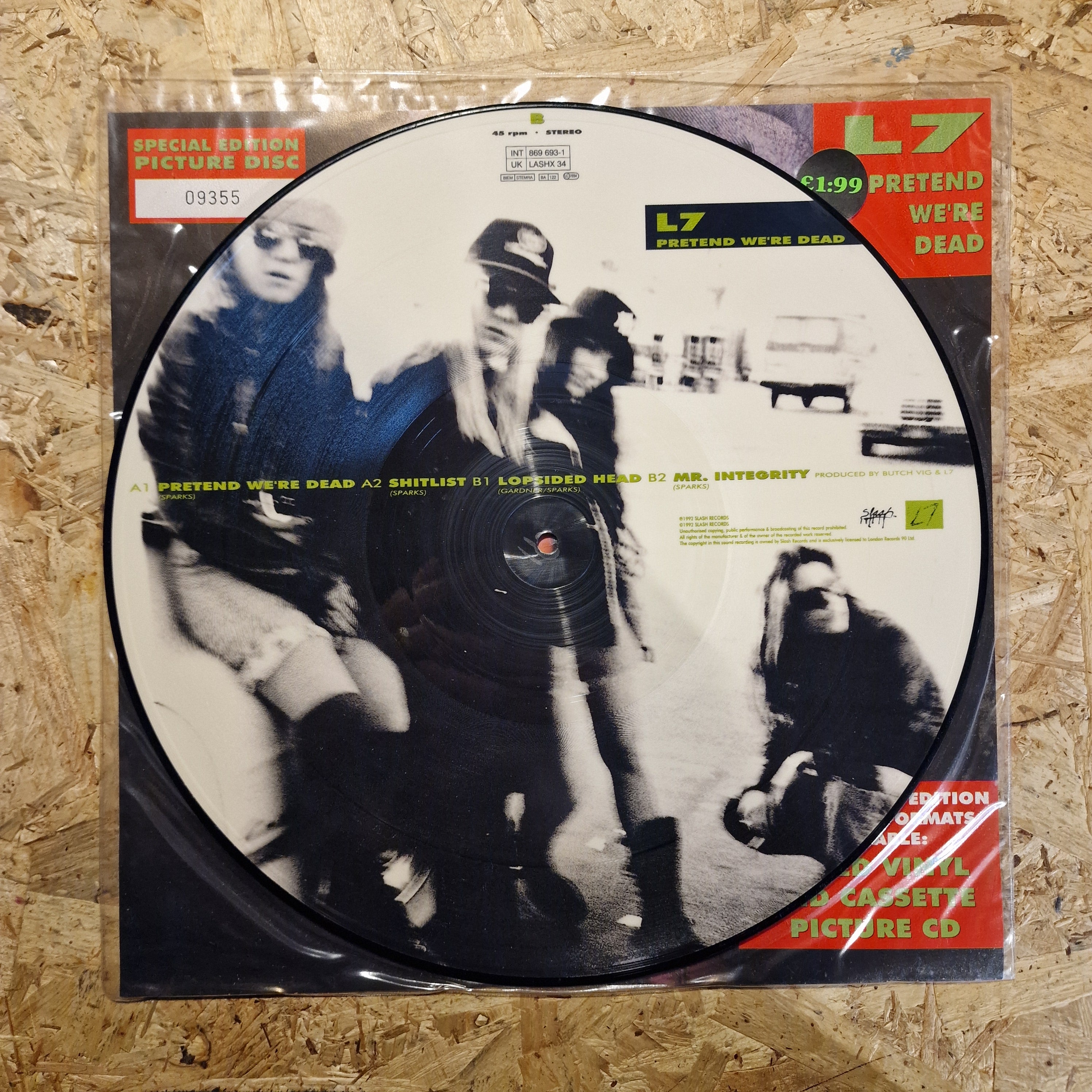 L7 – Pretend We're Dead