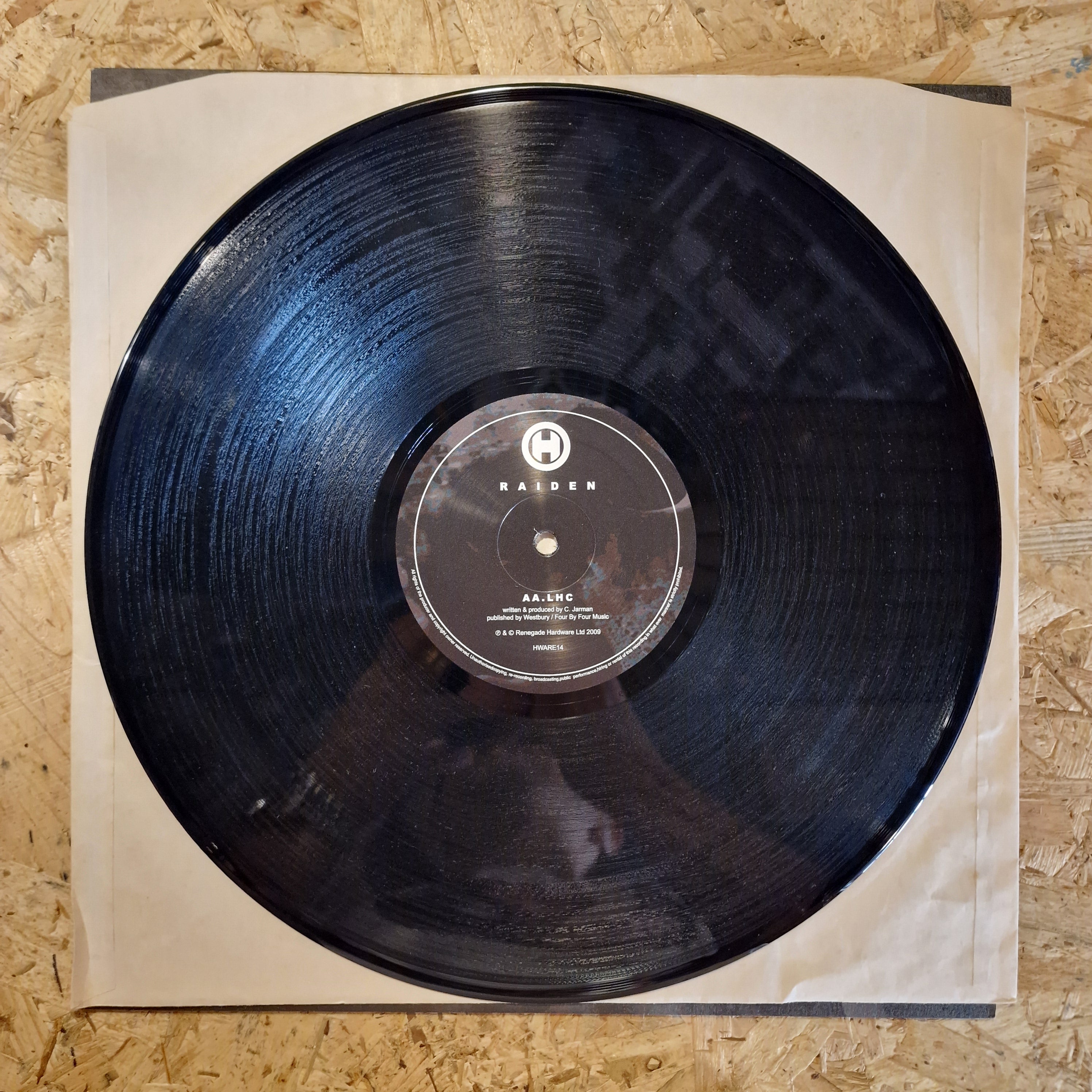 Raiden – La Luna / LHC