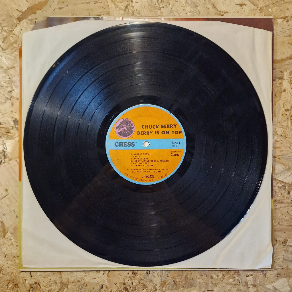 Chuck Berry – Berry Is On Top