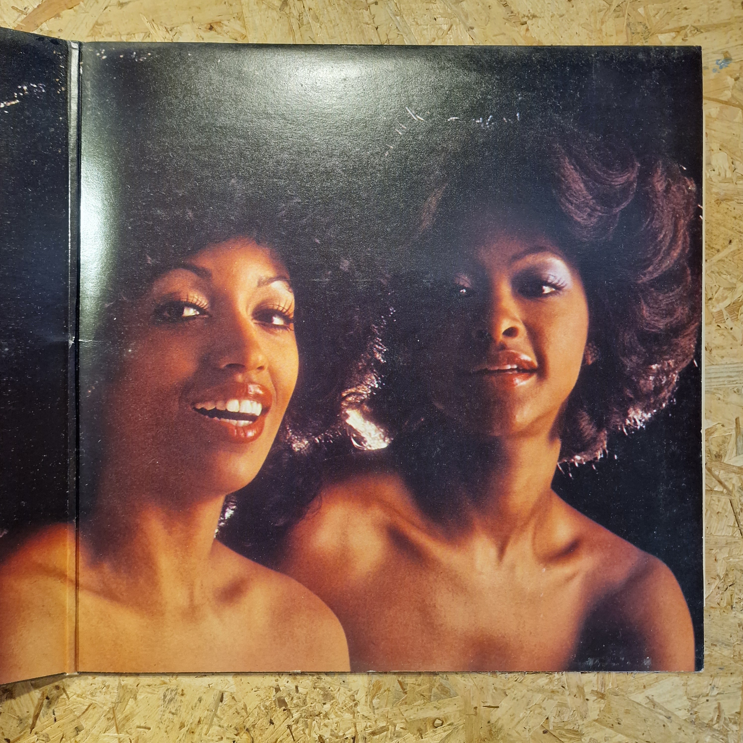 The Three Degrees – New Dimensions