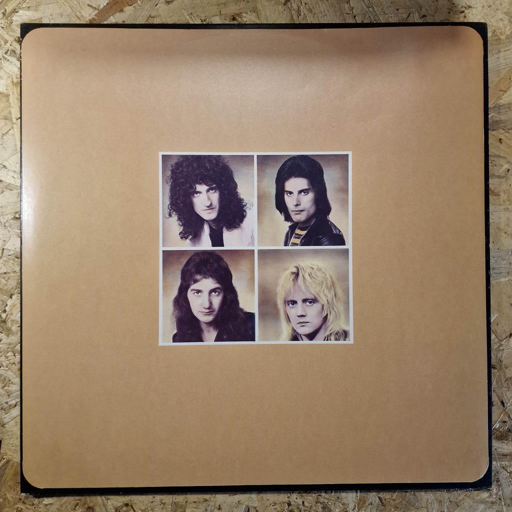 Queen ‎– A Day At The Races 1976 UK Press