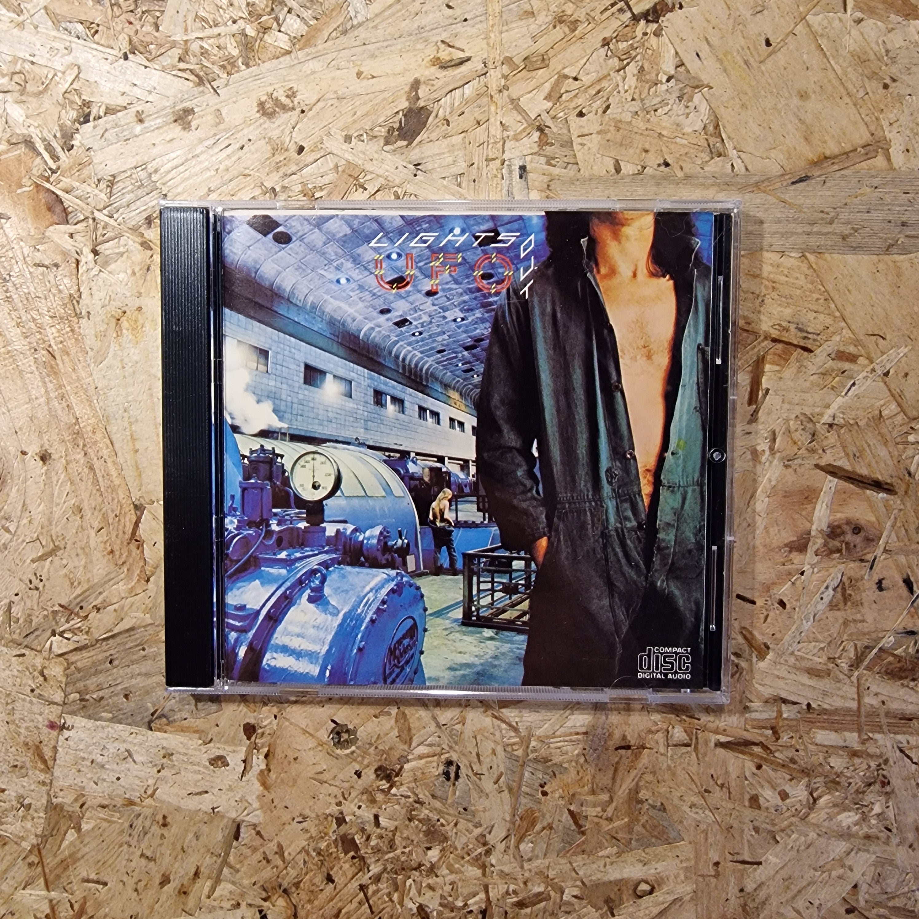 UFO – Lights Out