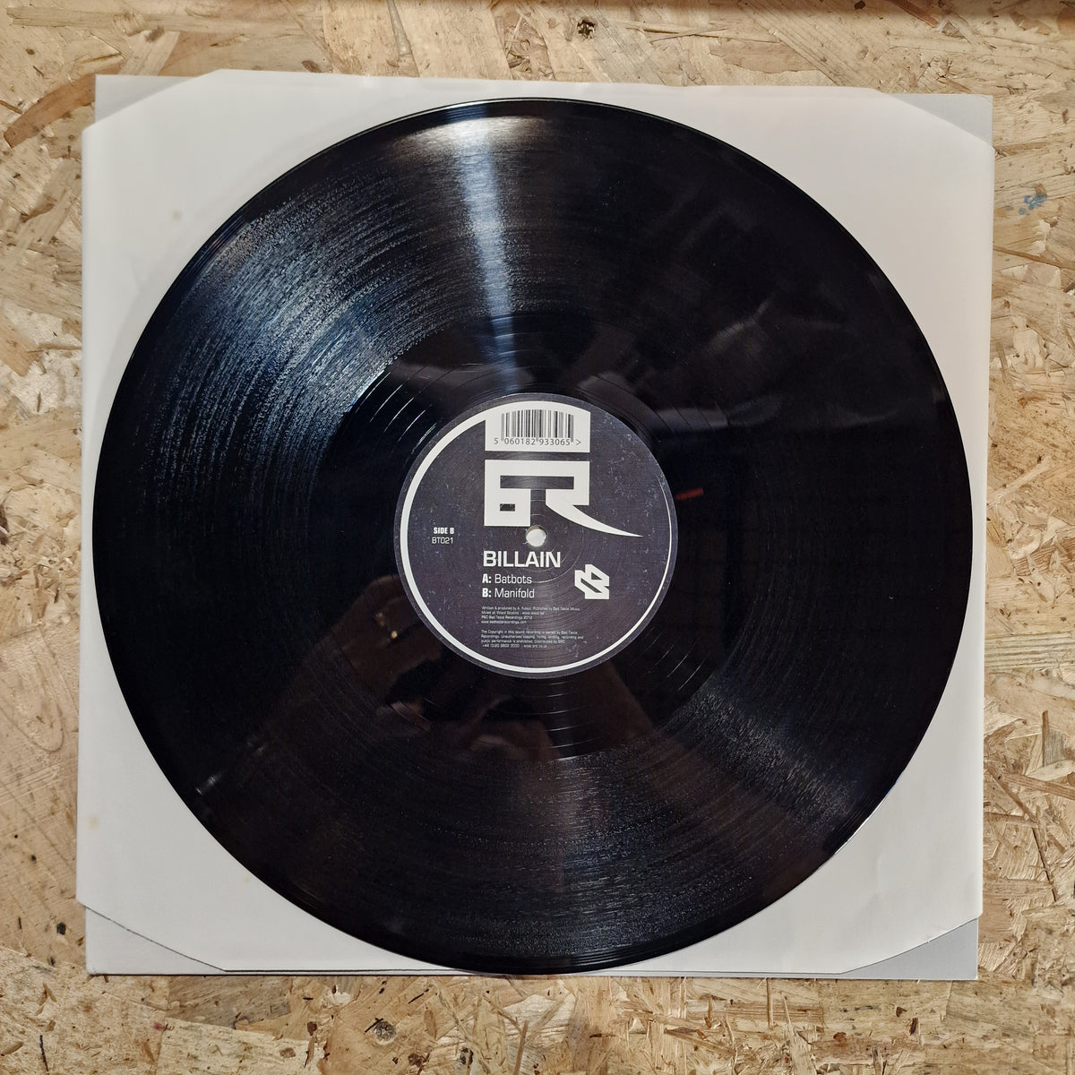 Billain – Batbots / Manifold