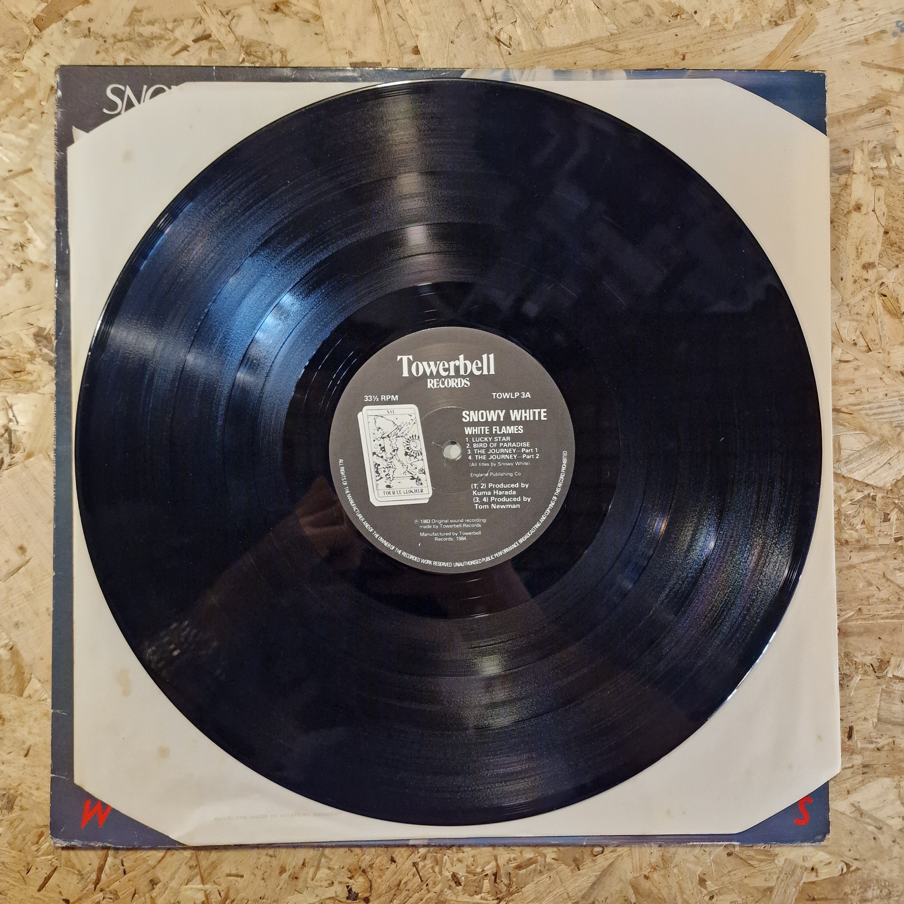 Snowy White – White Flames